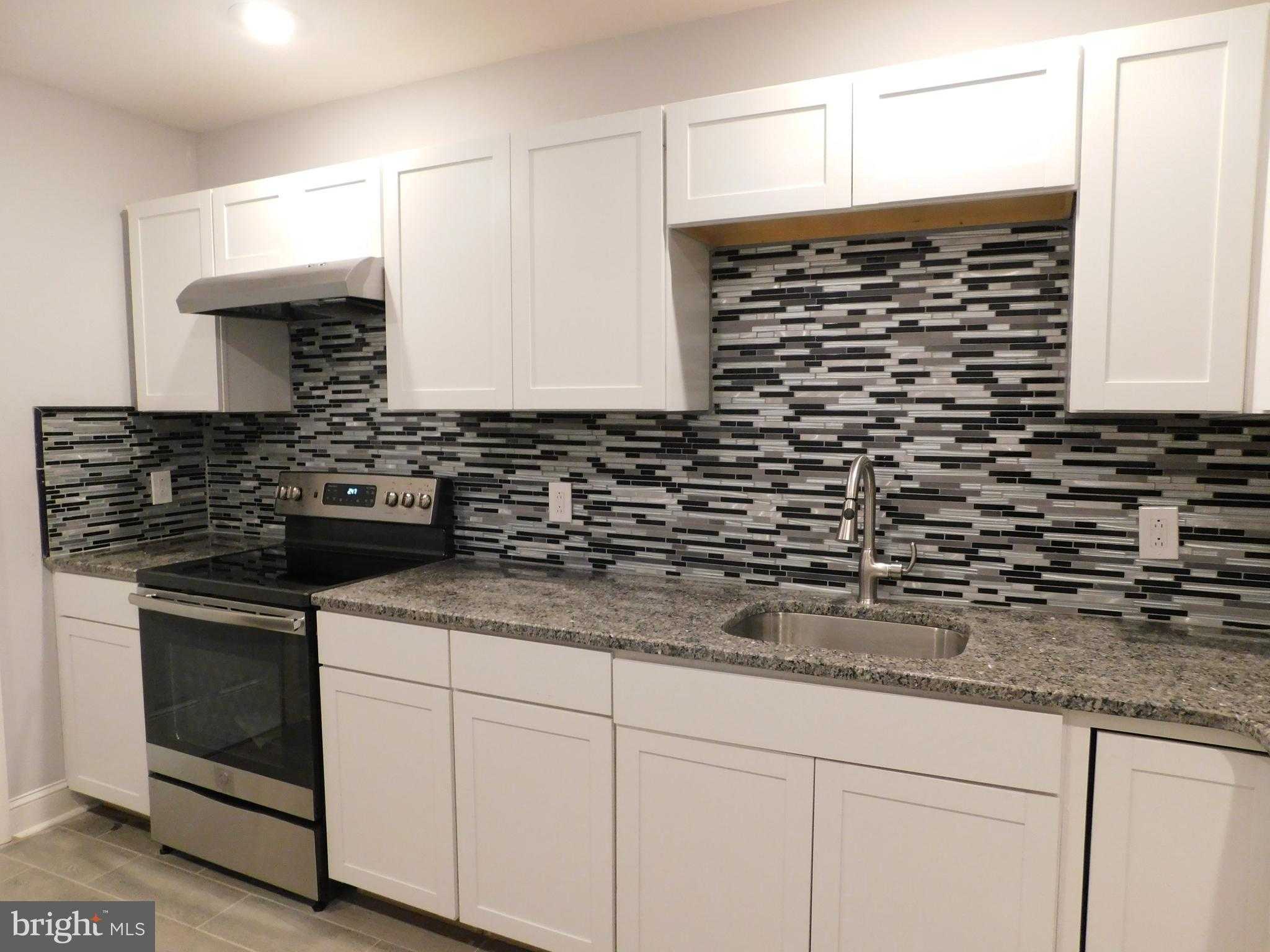 6047 Kershaw St photo 9