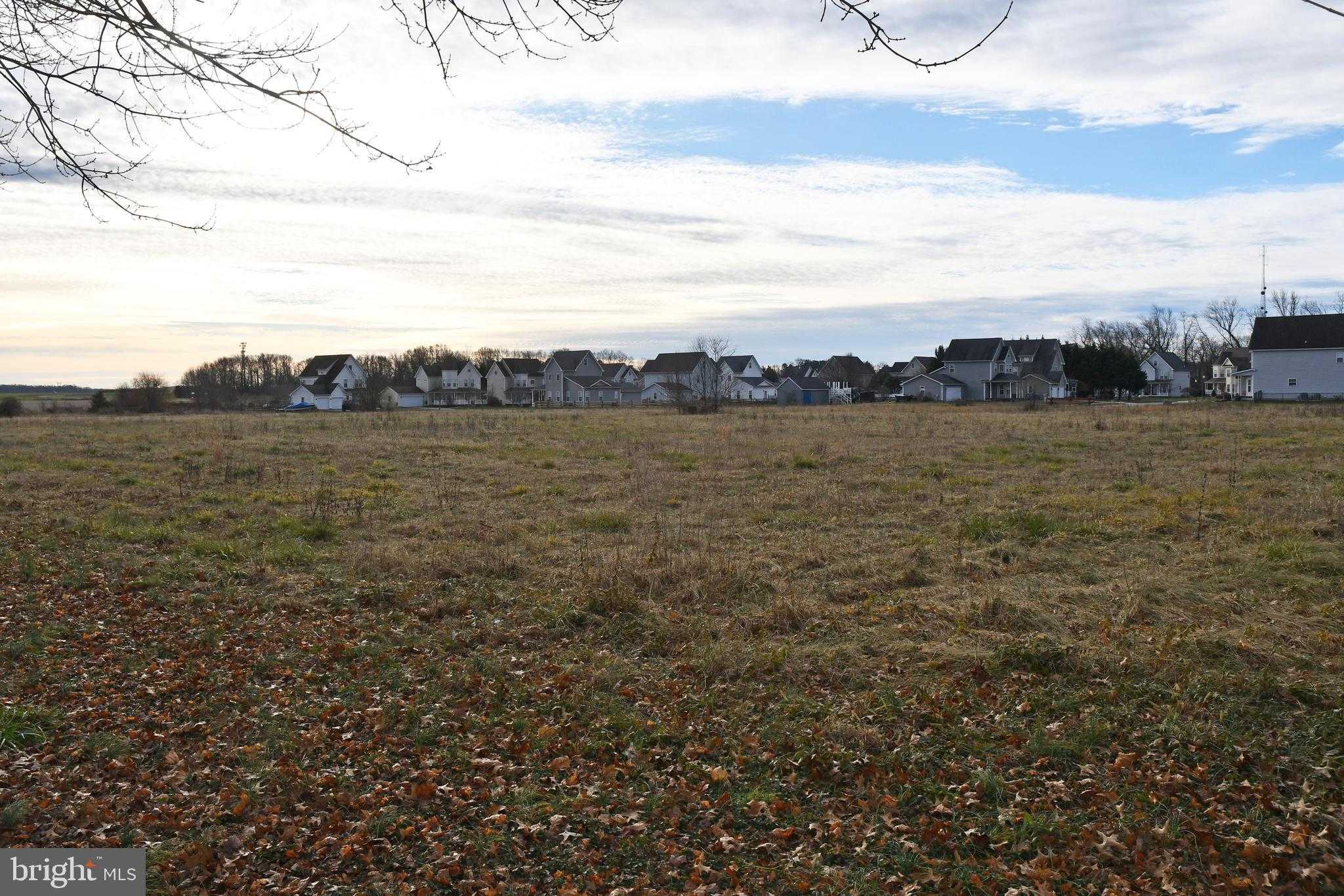 N Bohemia Ave photo 4