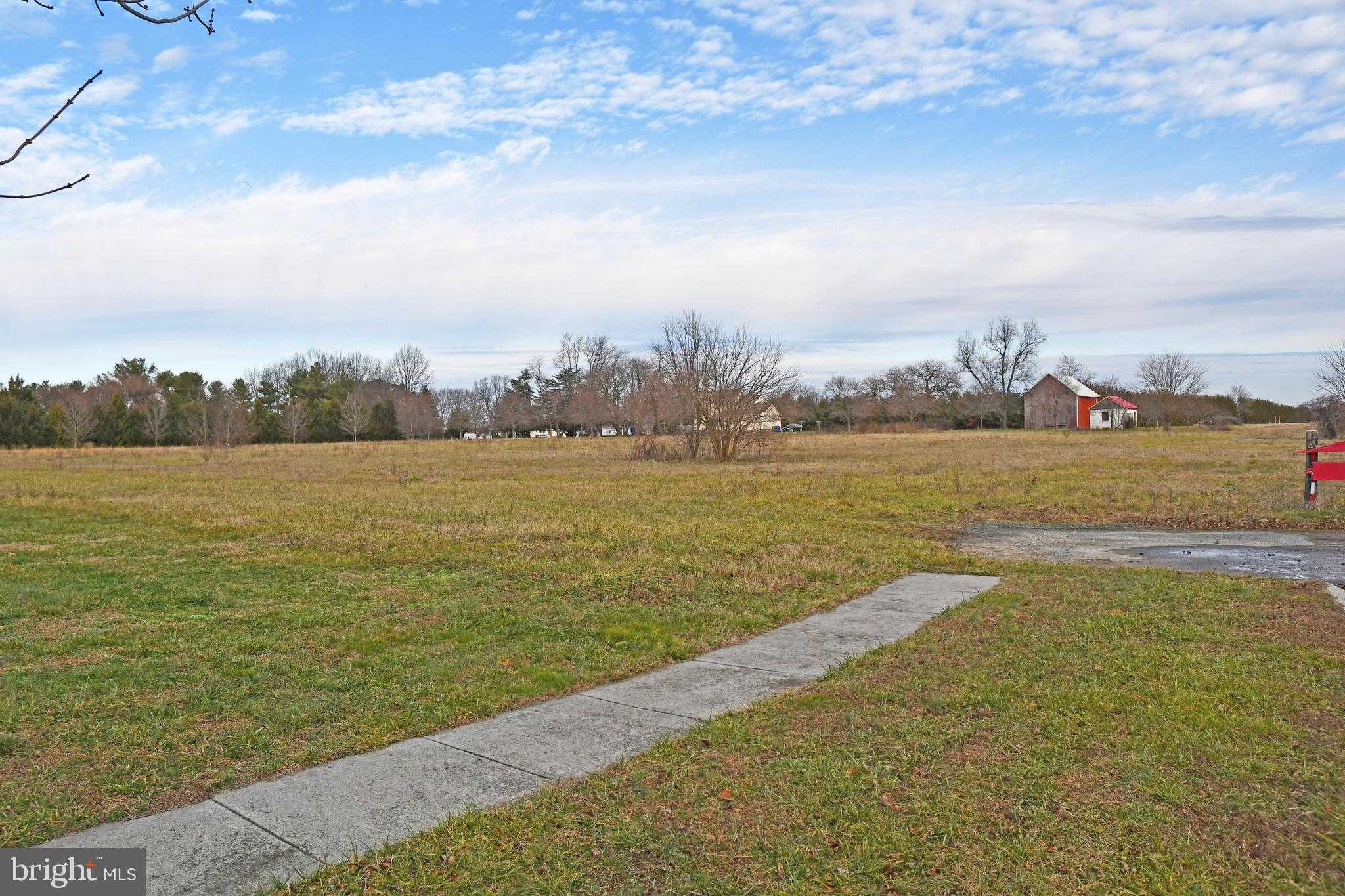 N Bohemia Ave photo 5