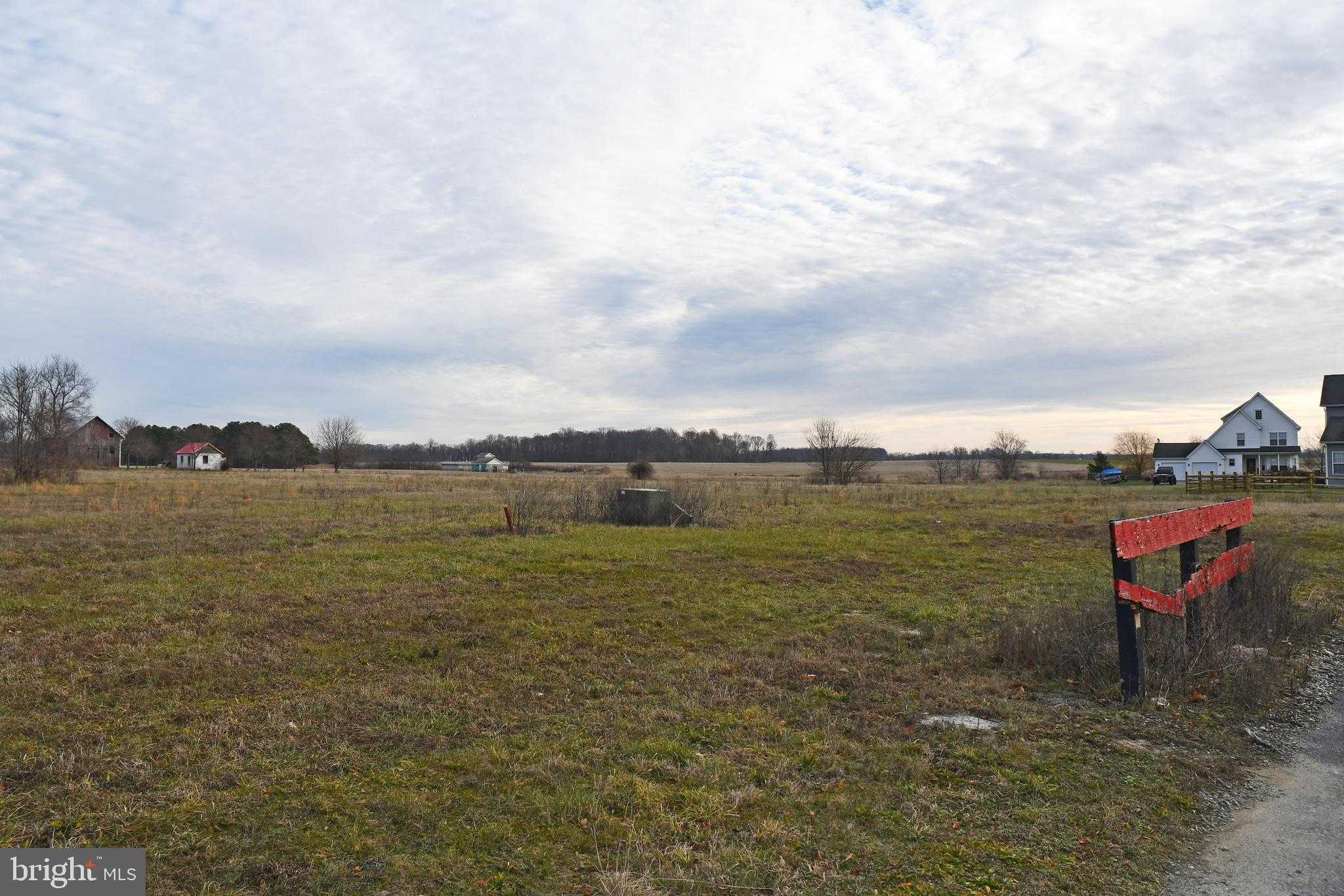 N Bohemia Ave photo 6