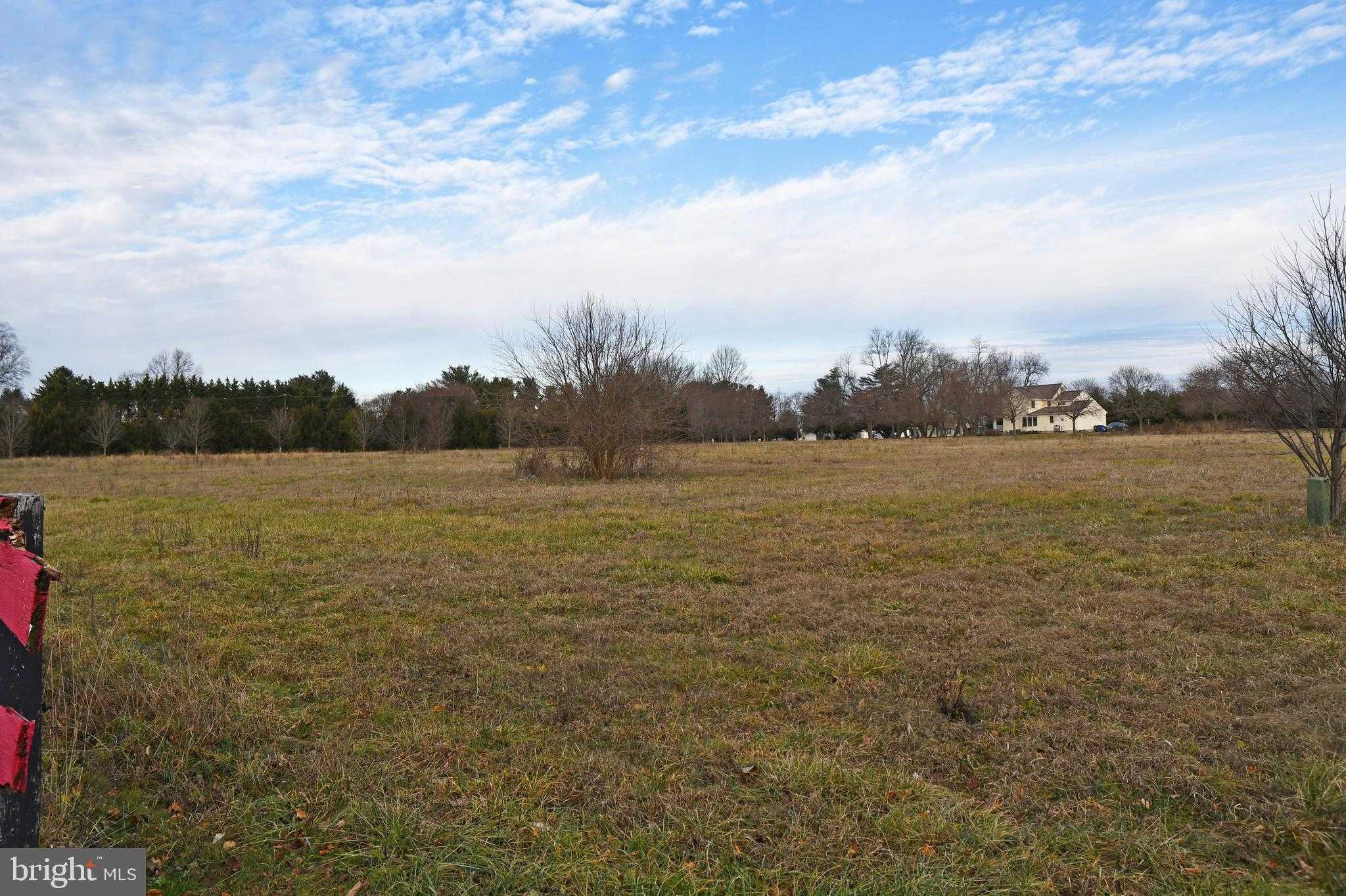 N Bohemia Ave photo 7