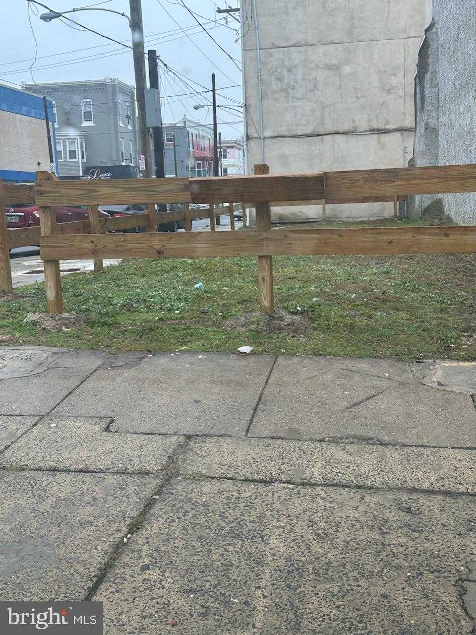 2561 N 11th St photo 2