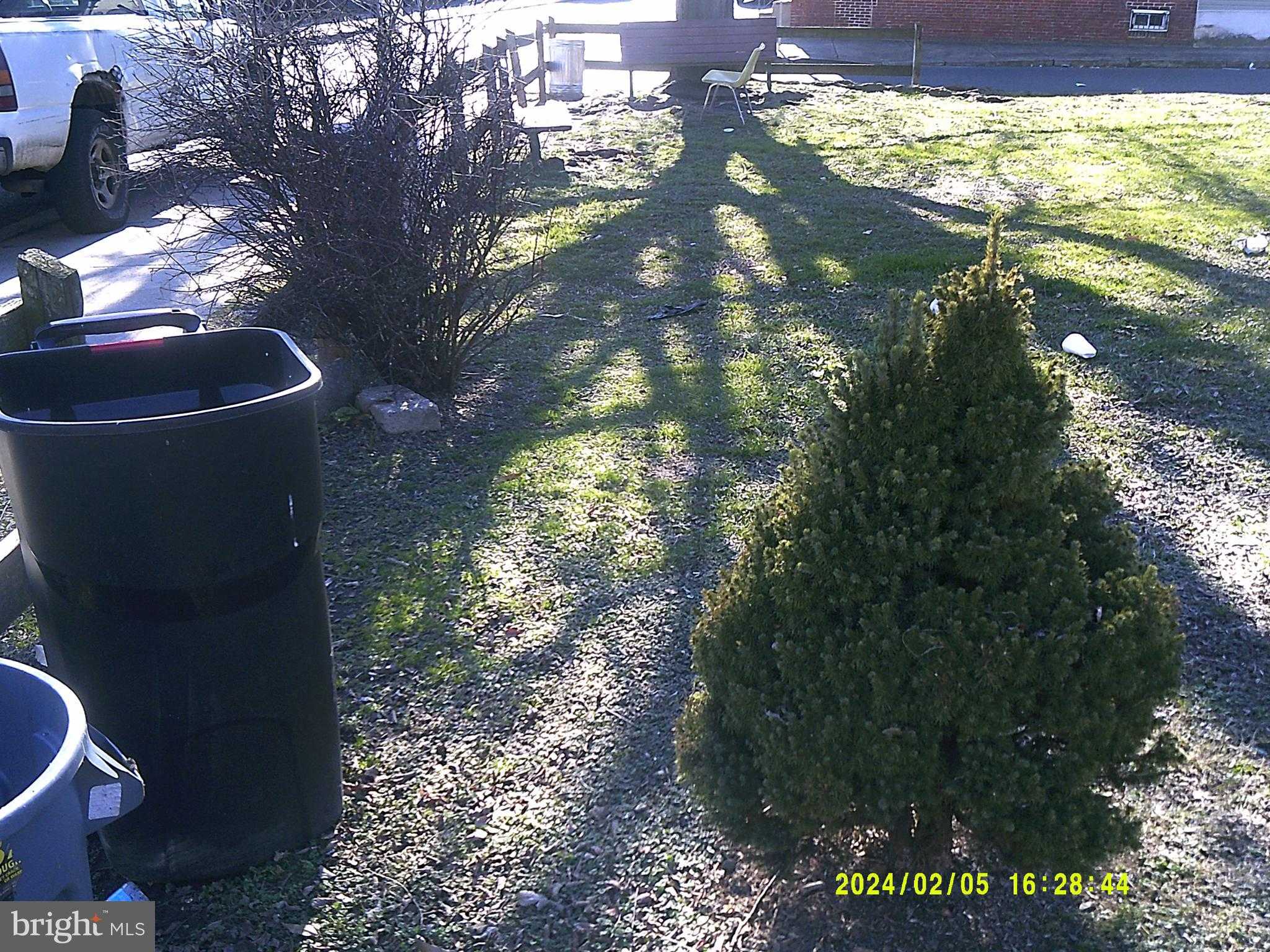 1844 Wilmot St photo 2