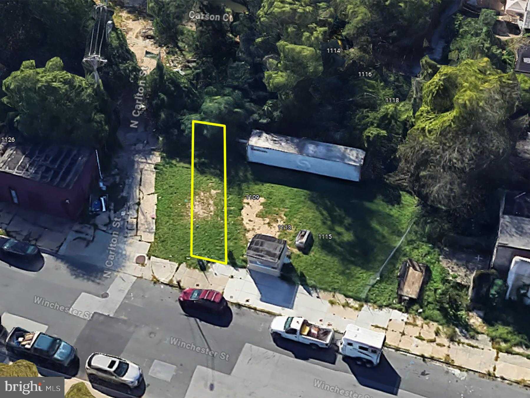 1107 Winchester St photo 2