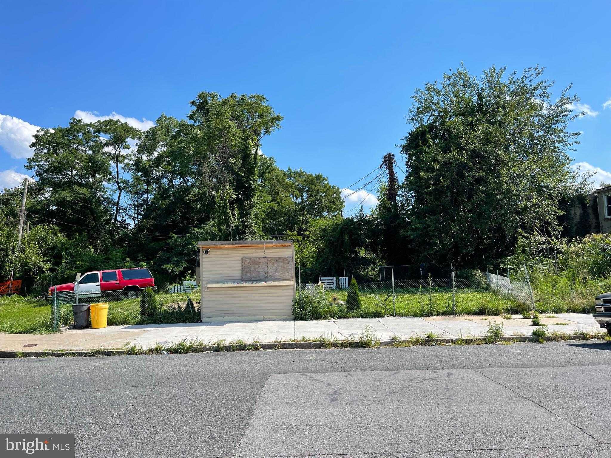 1107 Winchester St photo 3