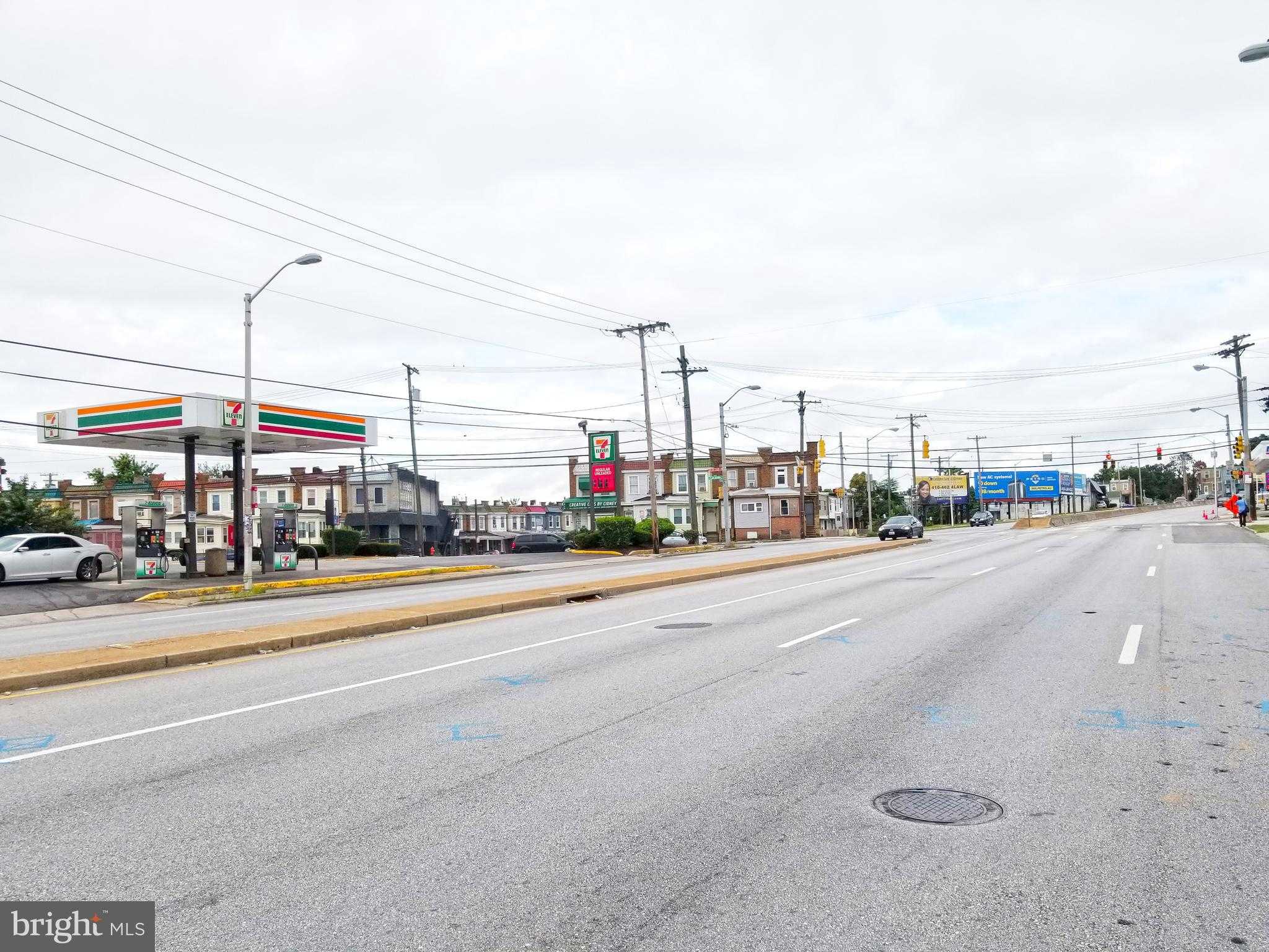 2700 W Franklin St photo 4