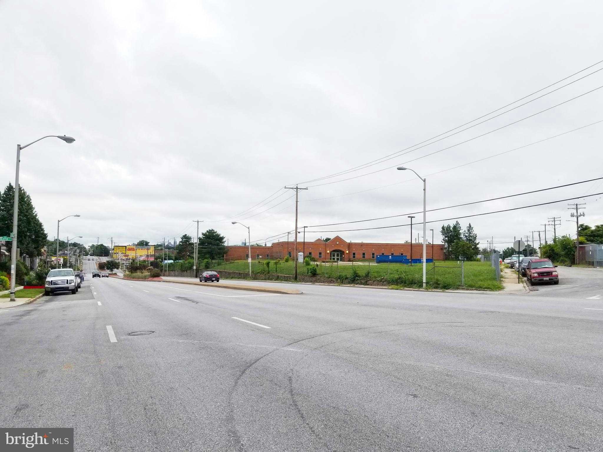 2700 W Franklin St photo 5