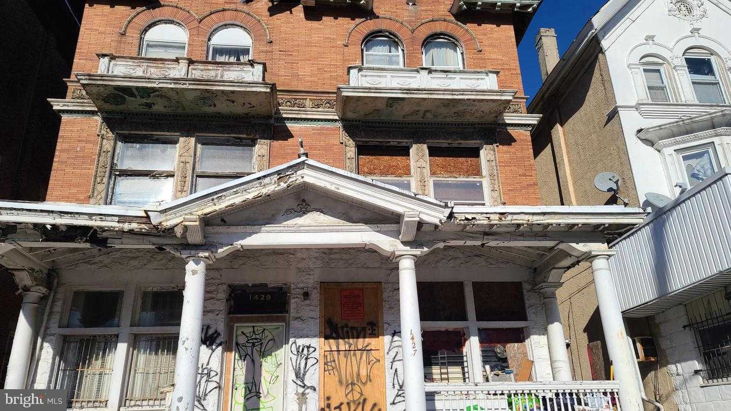 1427 W Erie Ave photo 2