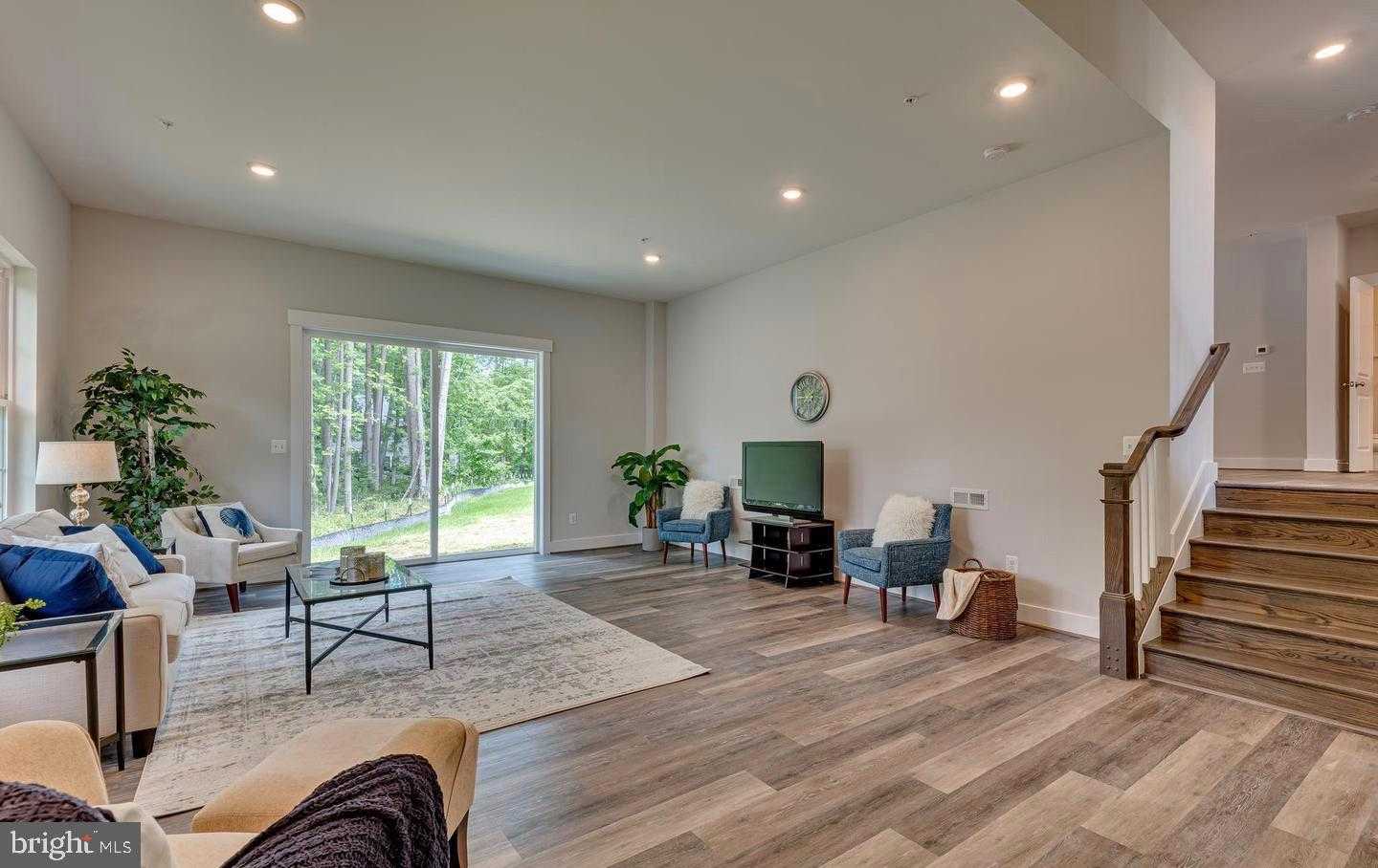 1319 German Driveway photo 7