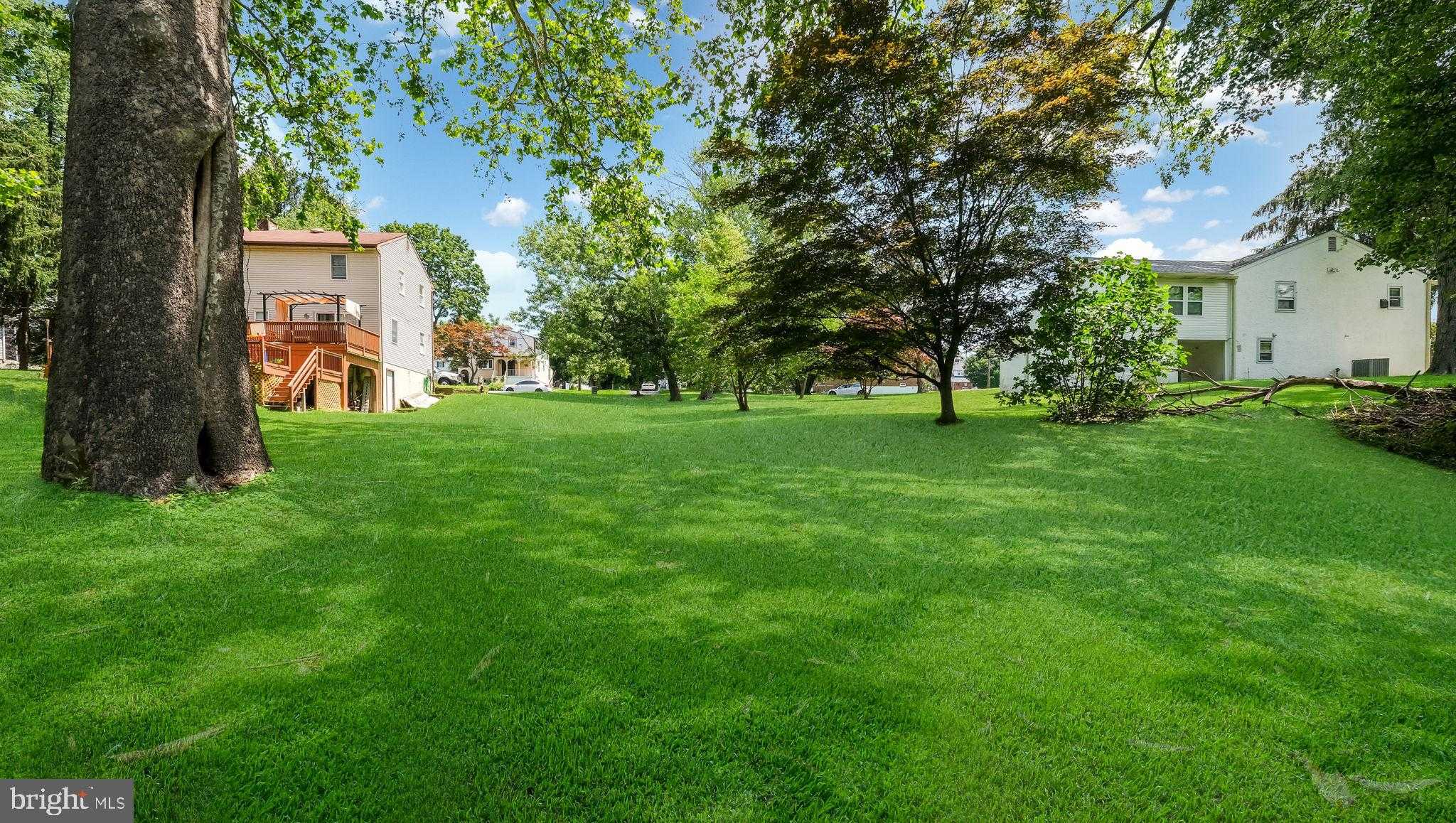 1813 Manor Ave photo 11