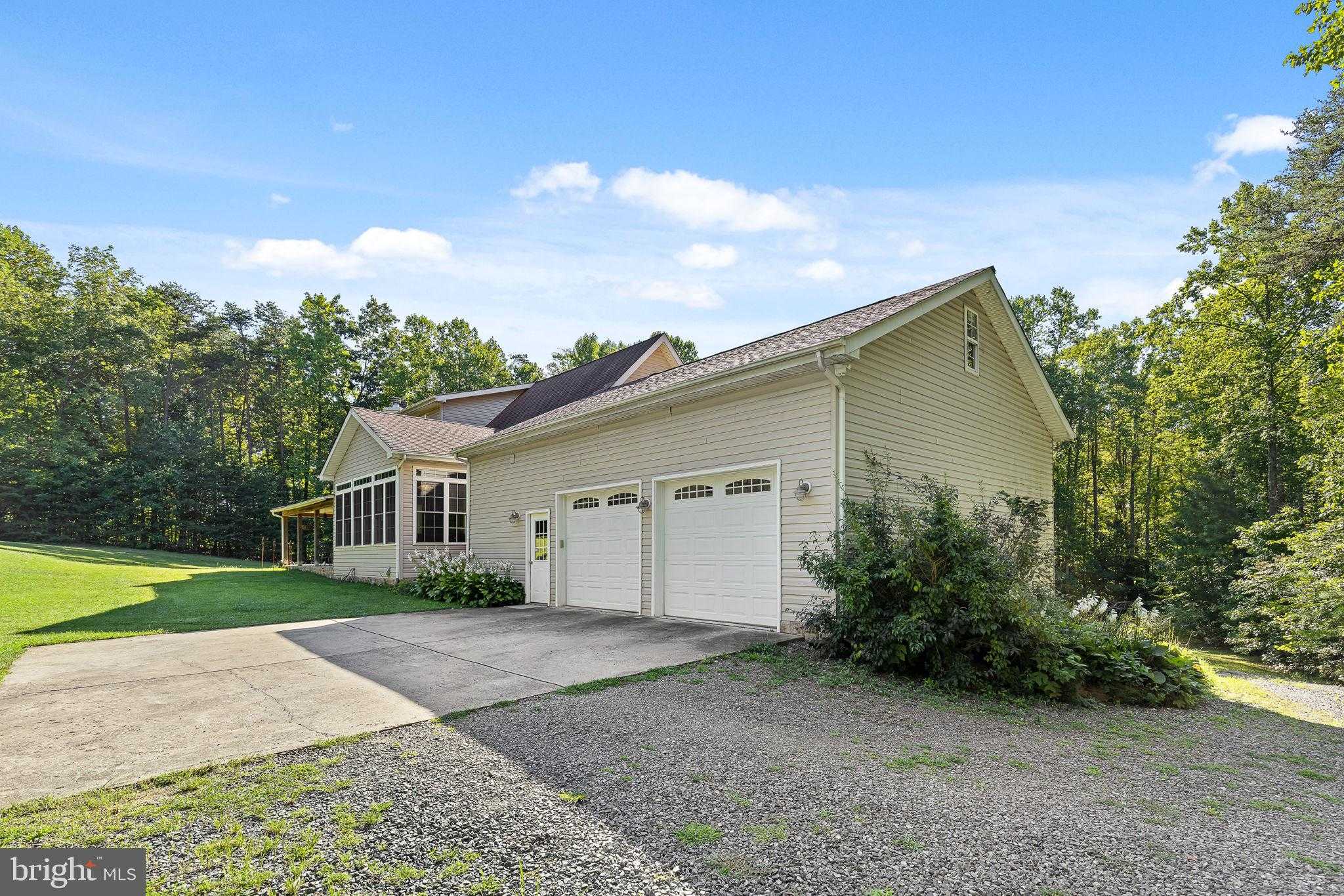 895 Stefaniga Rd photo 35