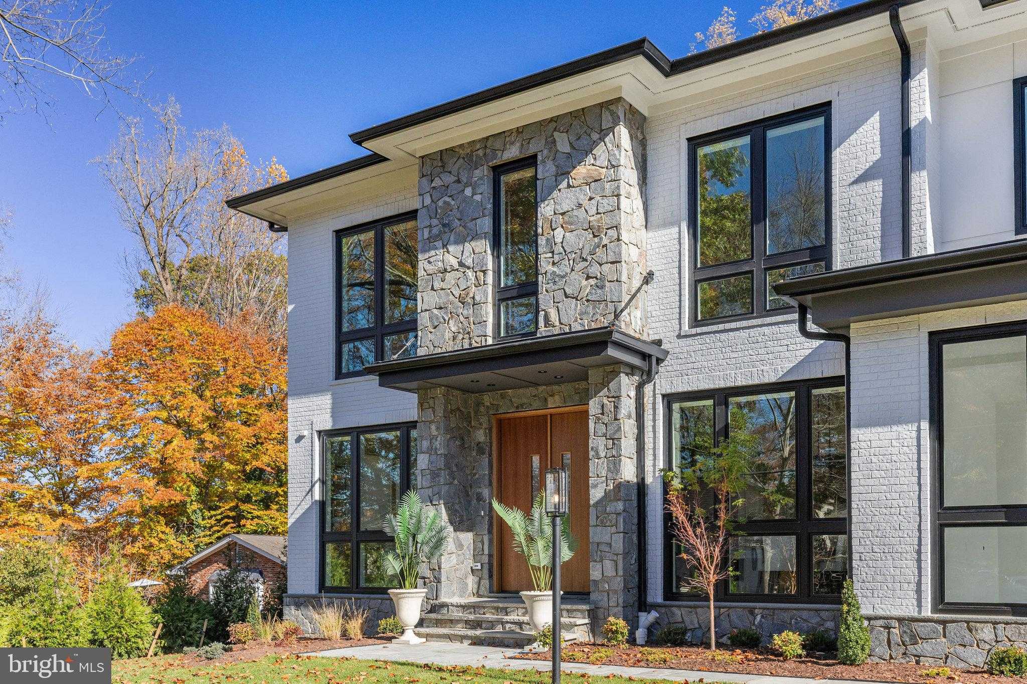 725 Lawton St photo 139