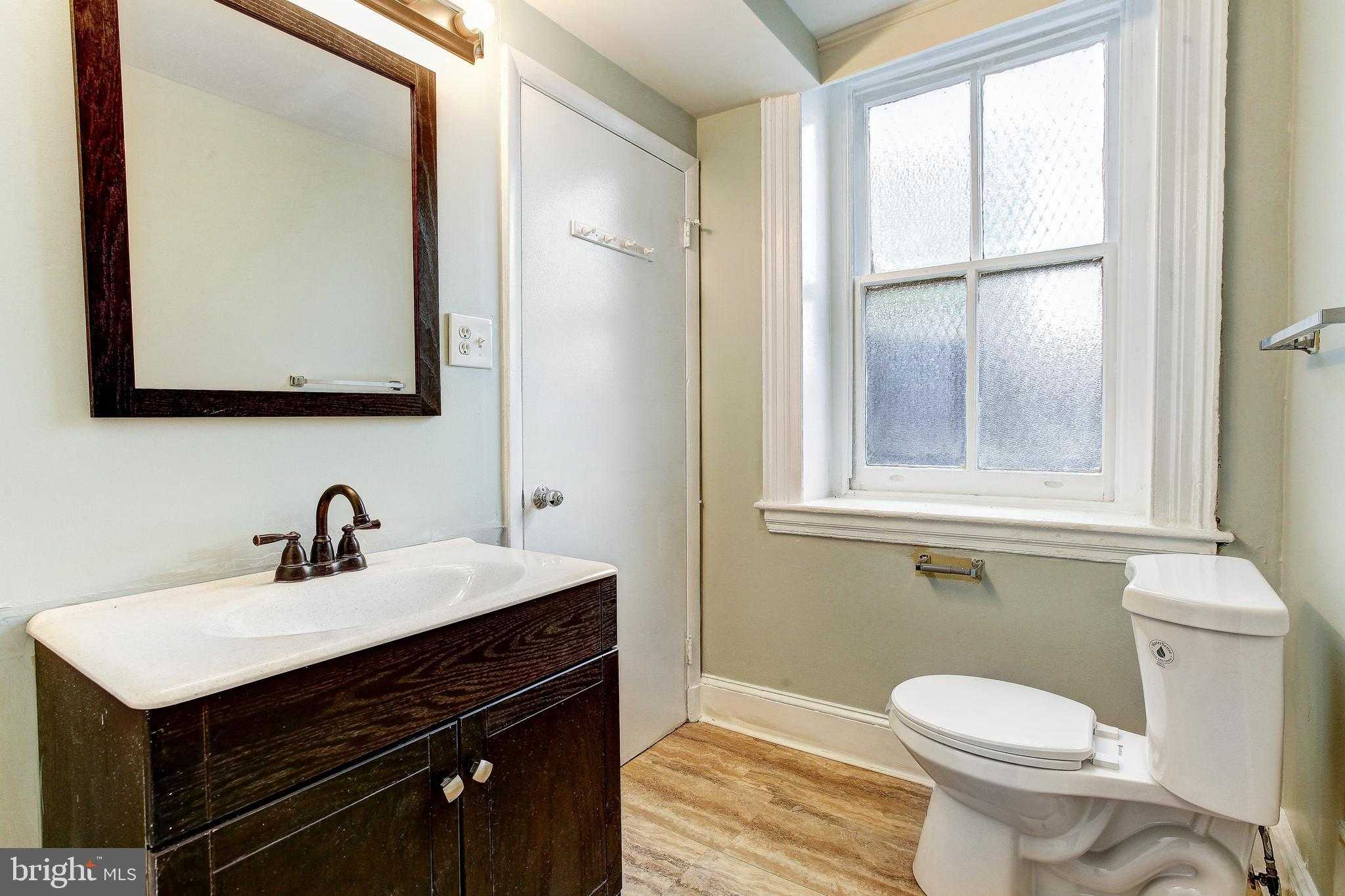 10 W Madison St # 1 photo 15