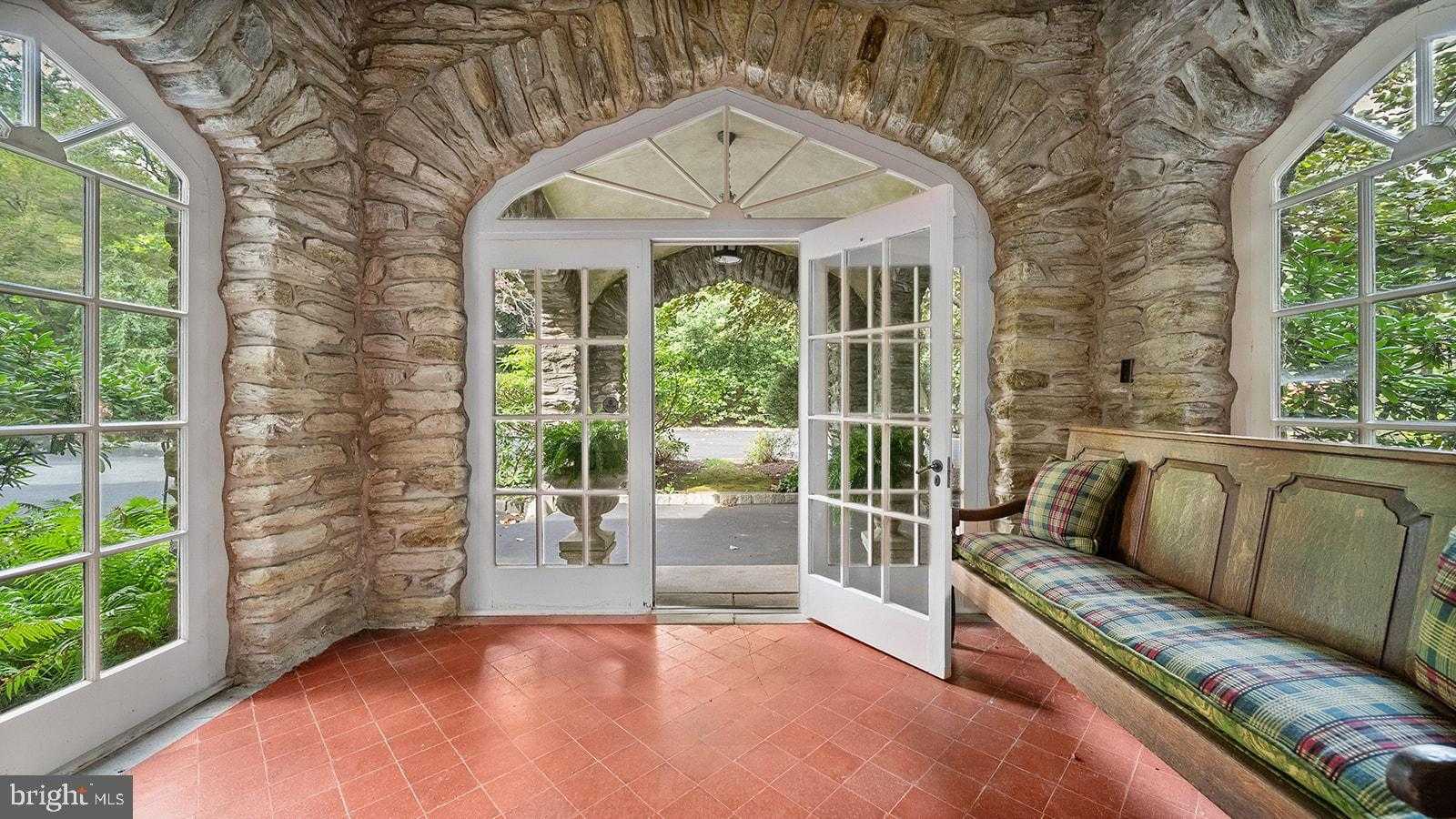 1717 Woodland Rd photo 5