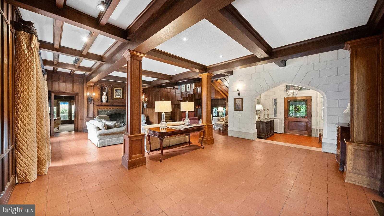 1717 Woodland Rd photo 9