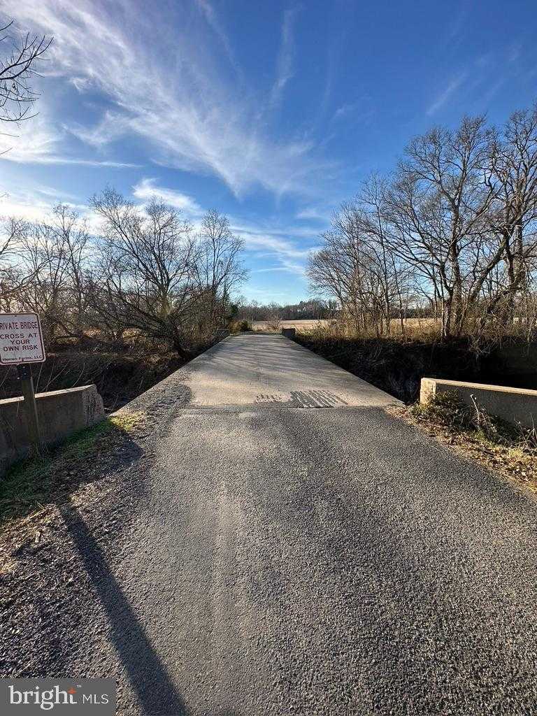 8184 Fox Groves Rd photo 18