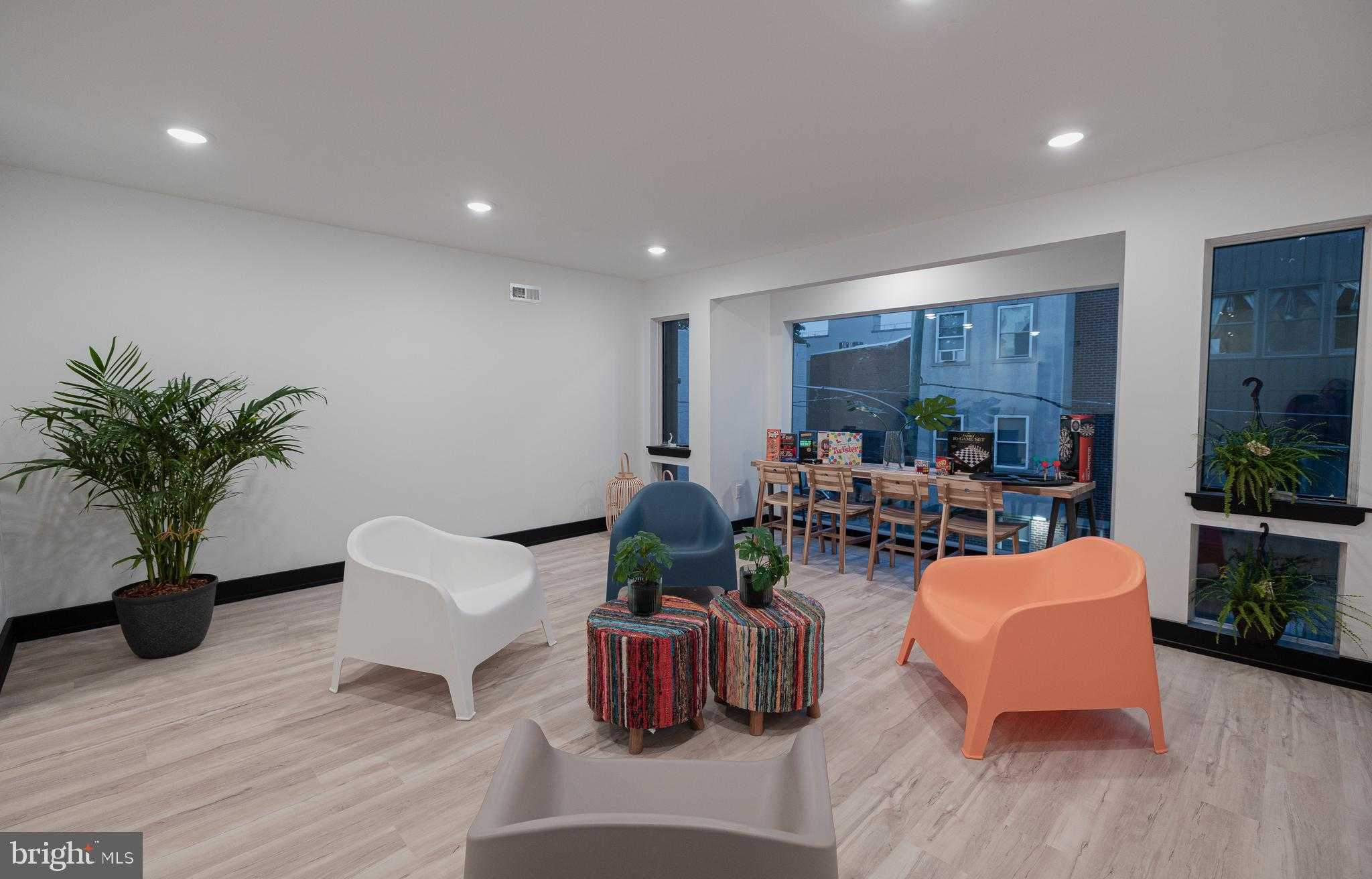 1934 N 18th St photo 9