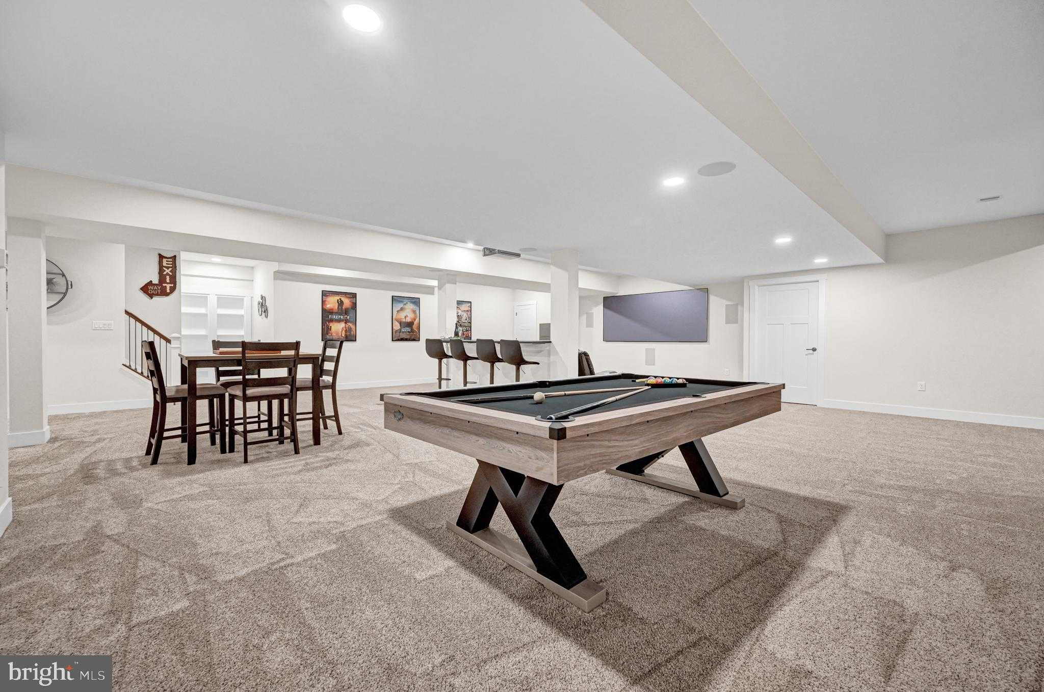 705 Oxford Dr photo 90