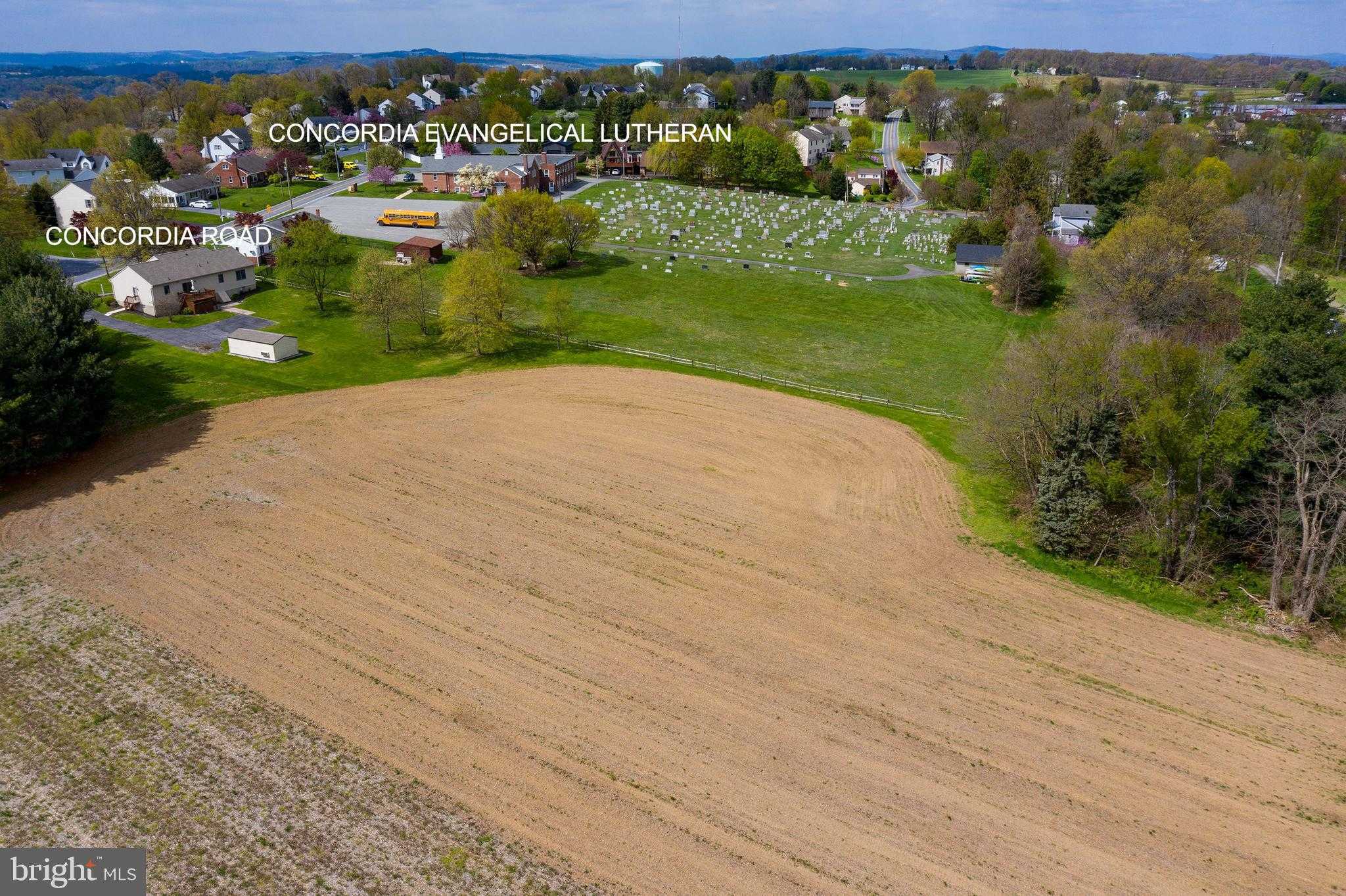 421 Hempfield Hill Rd photo 3