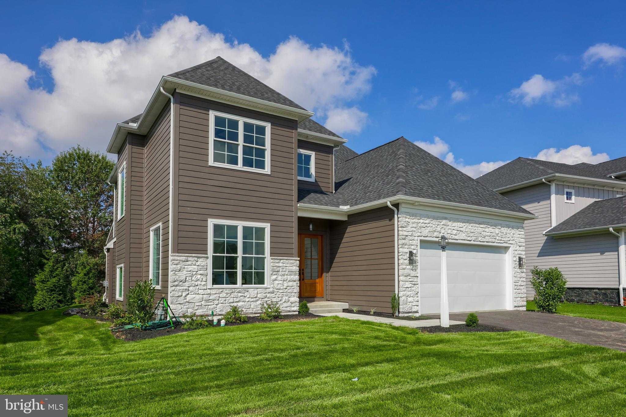 5824 Wild Lilac Dr, East Petersburg