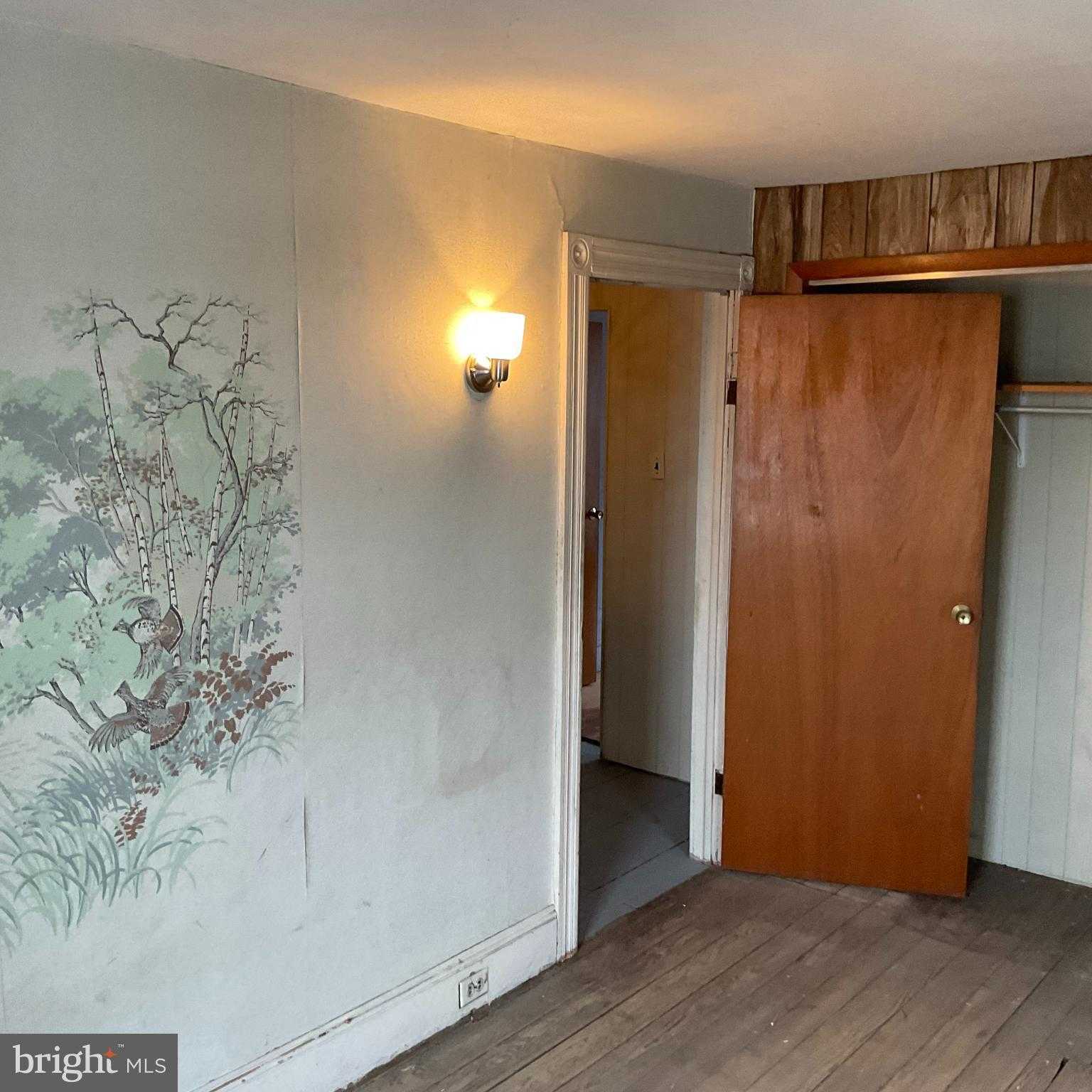 118 E Green St photo 10