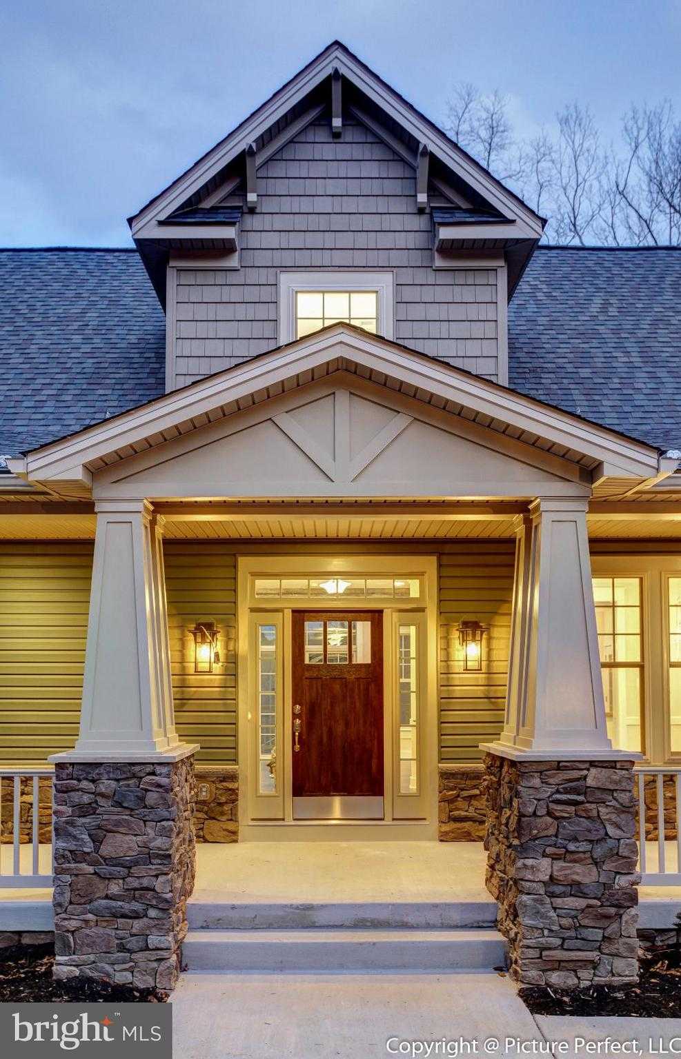 19507 Fisher Ave photo 2