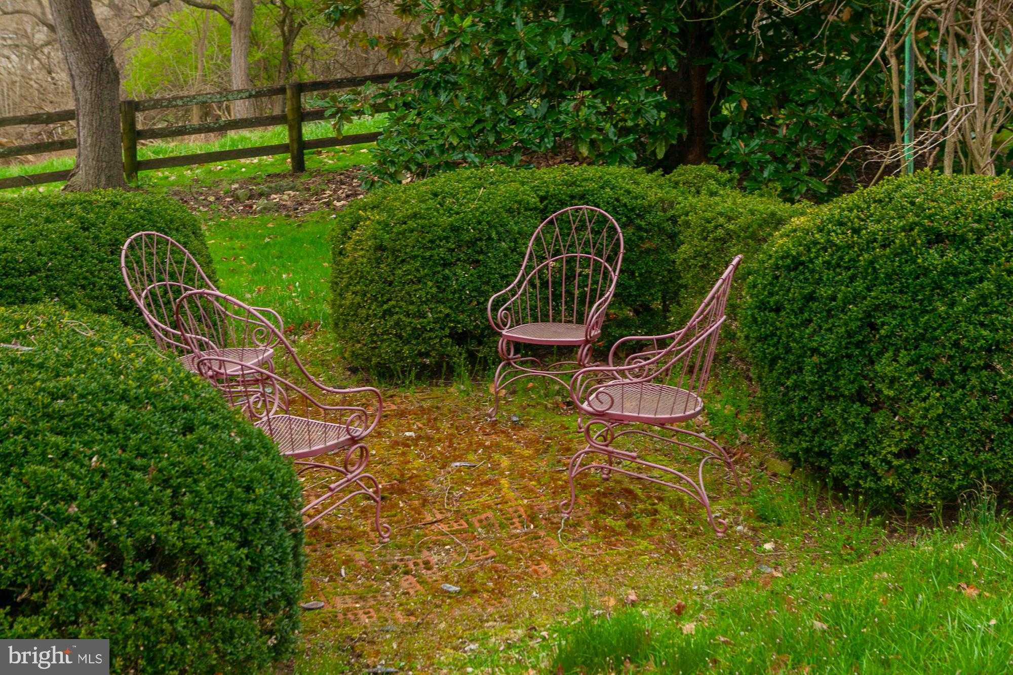 123 Old Mill Rd photo 9