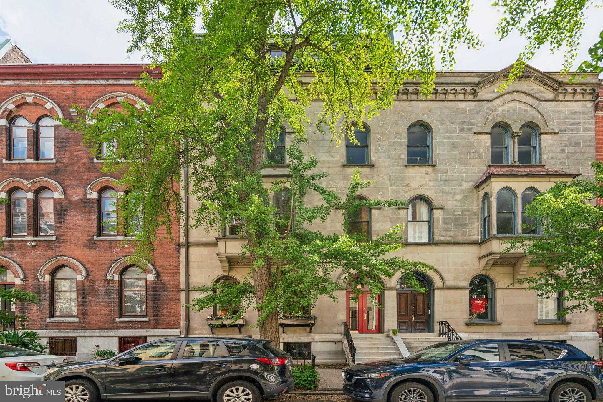 2212 Saint James Pl photo 2