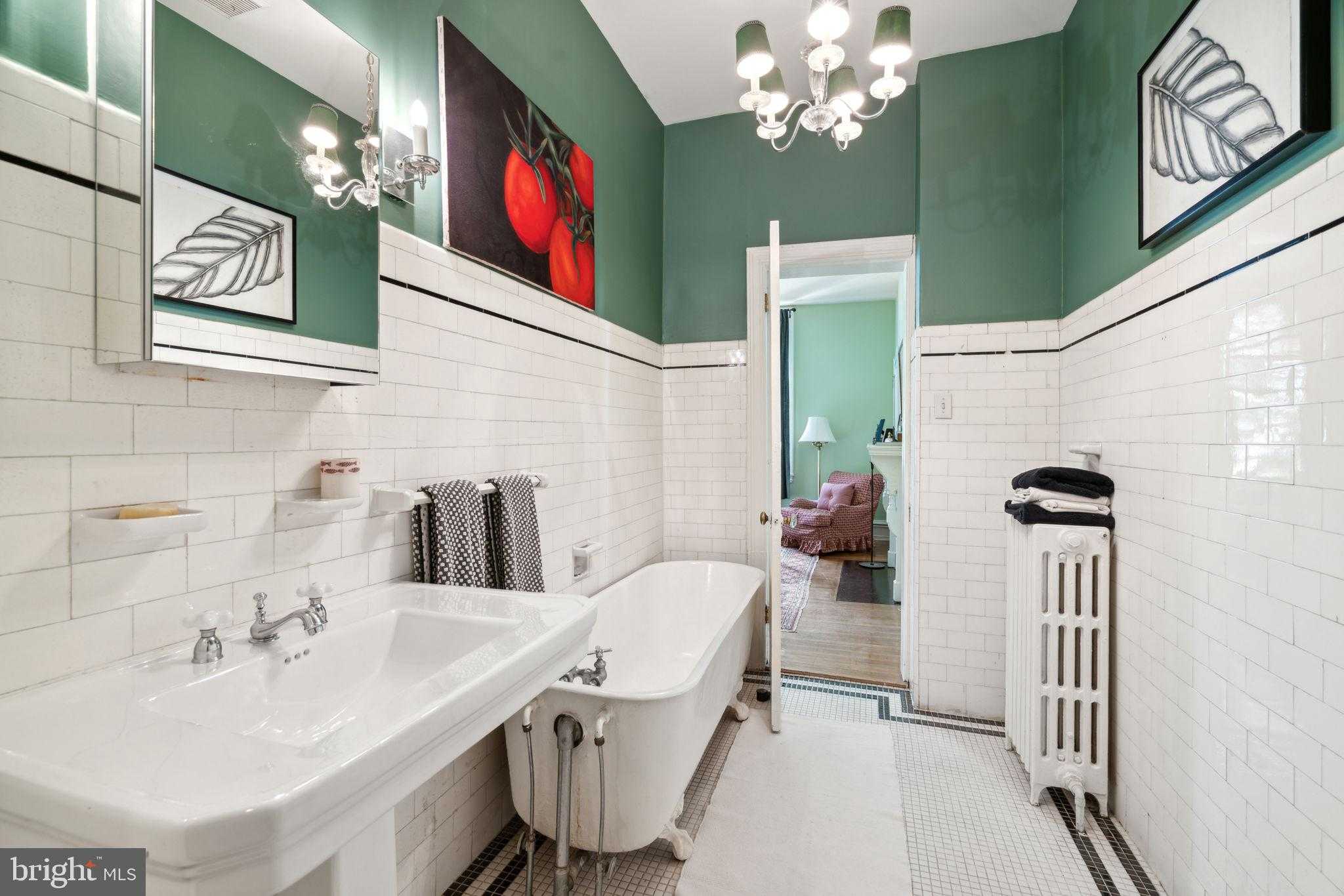 2212 Saint James Pl photo 40