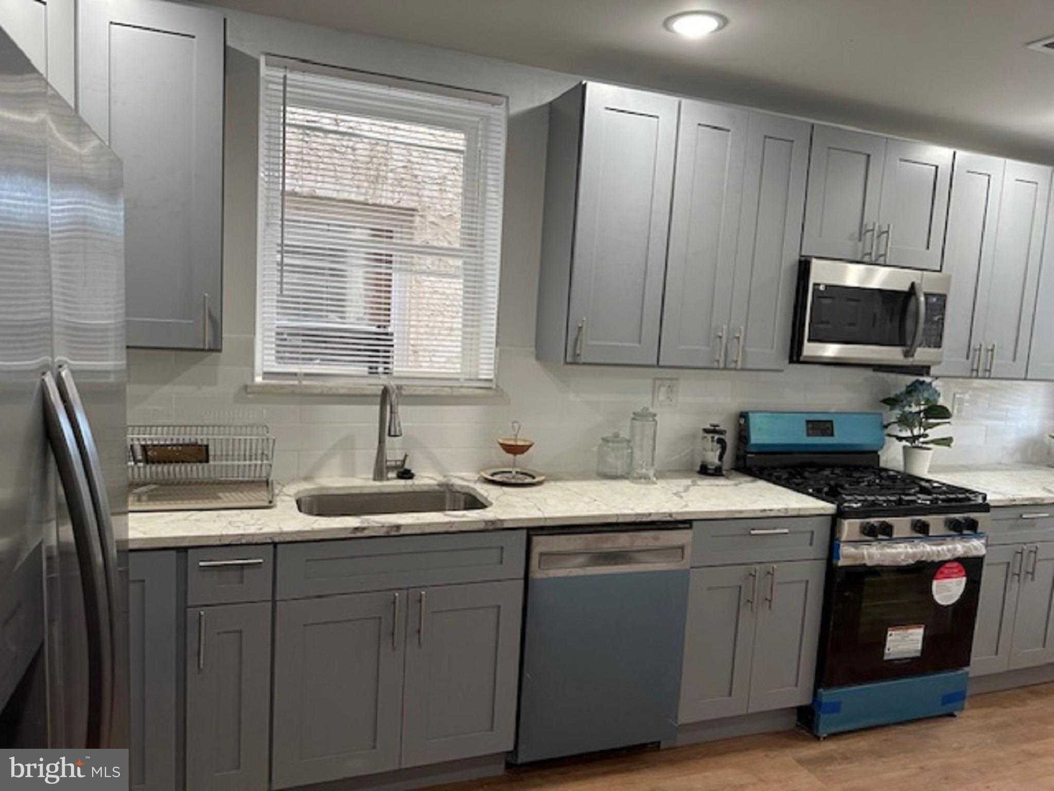 5518 Larchwood Ave photo 4