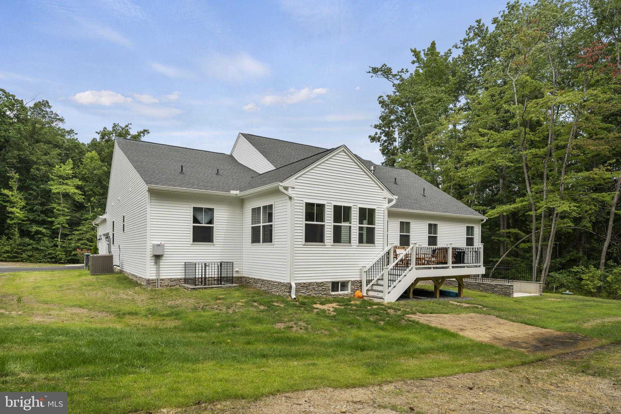 64 Estates Dr photo 39