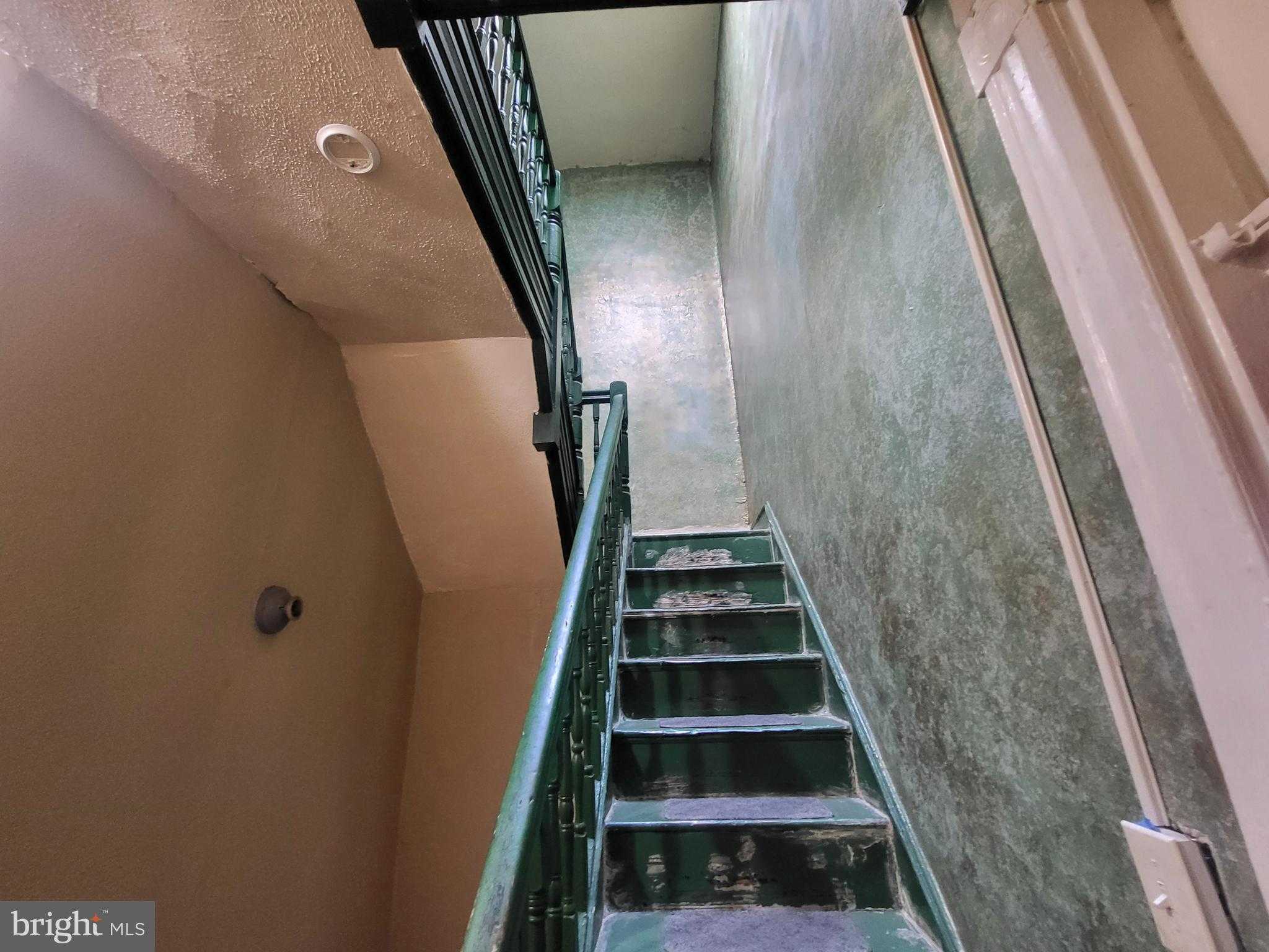 425 E Preston St photo 18