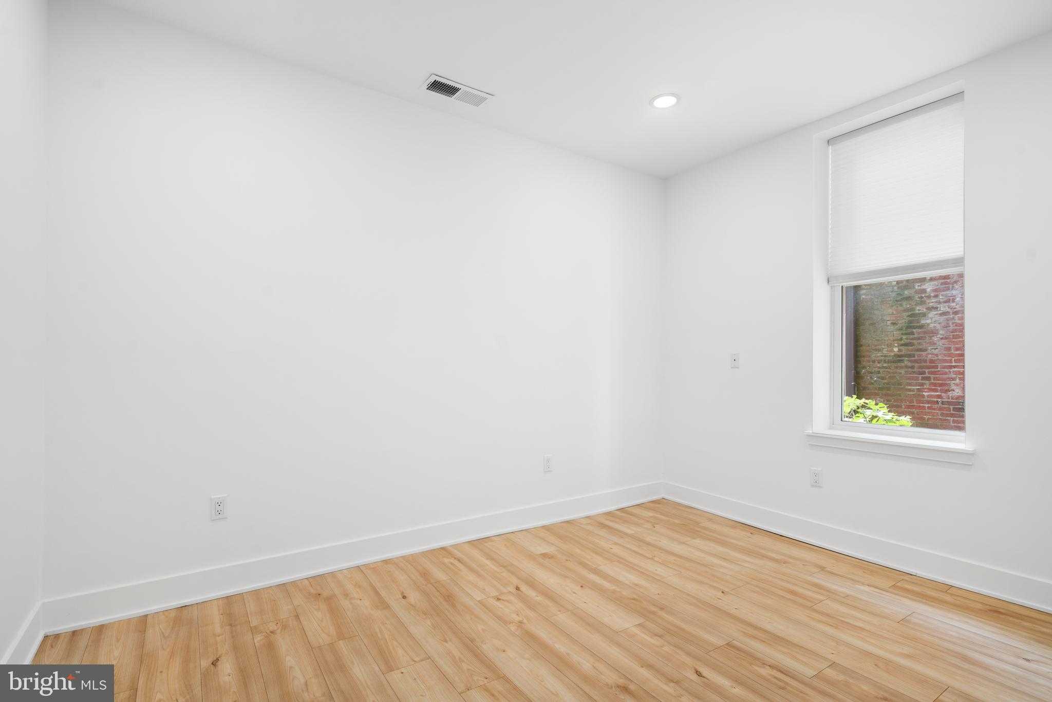 1949 N 32nd St photo 7