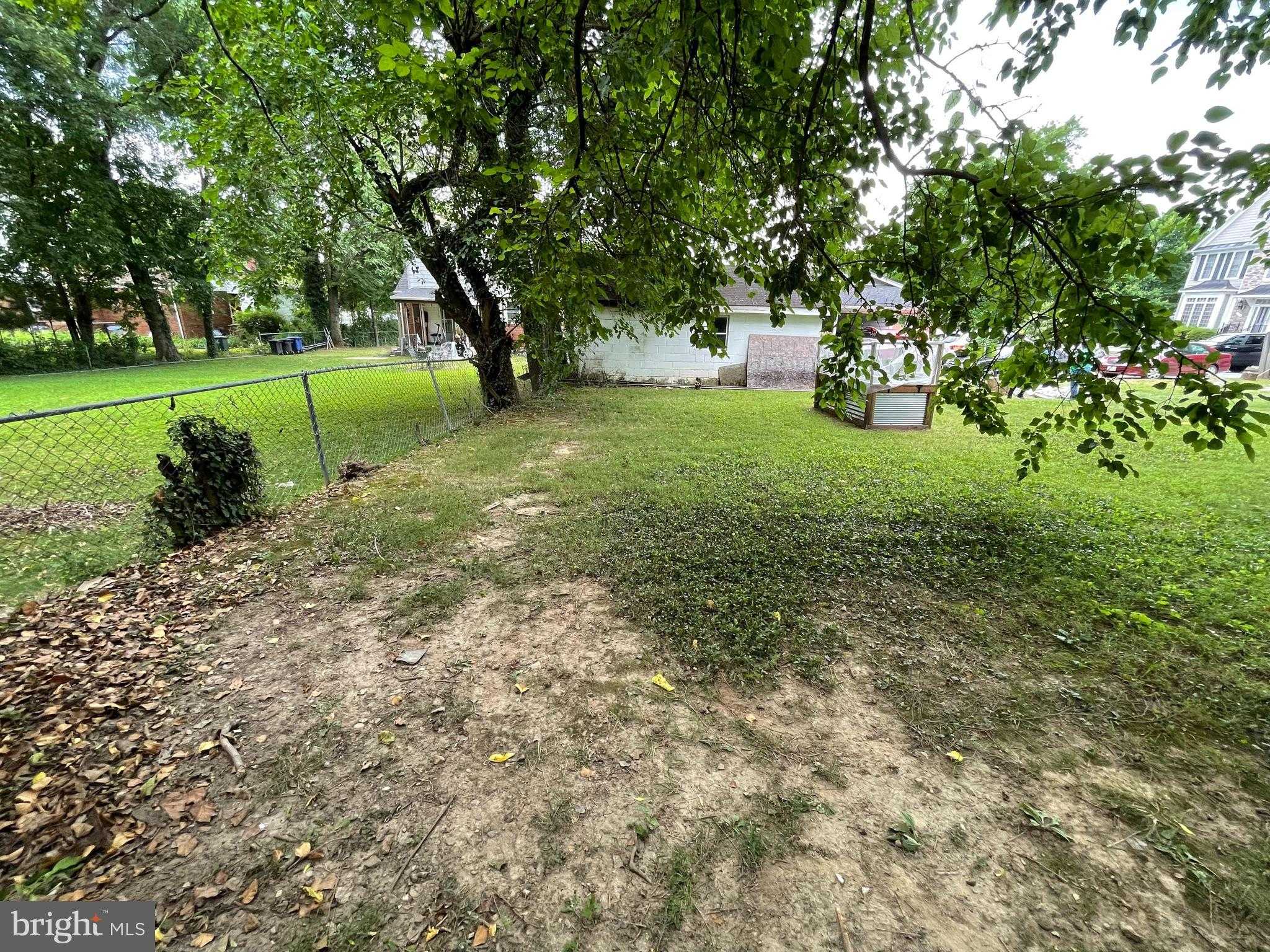 N Emerson St photo 2