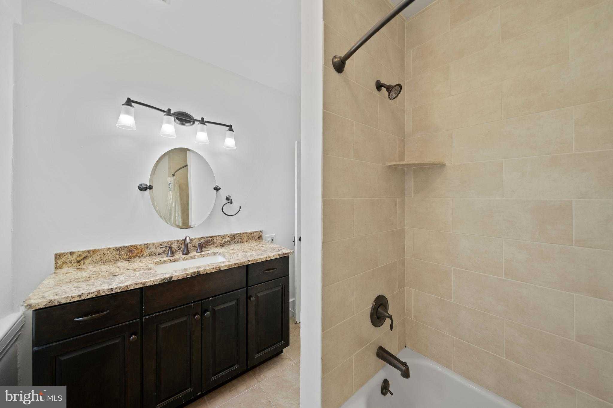 1025 N Chatham Rd photo 27