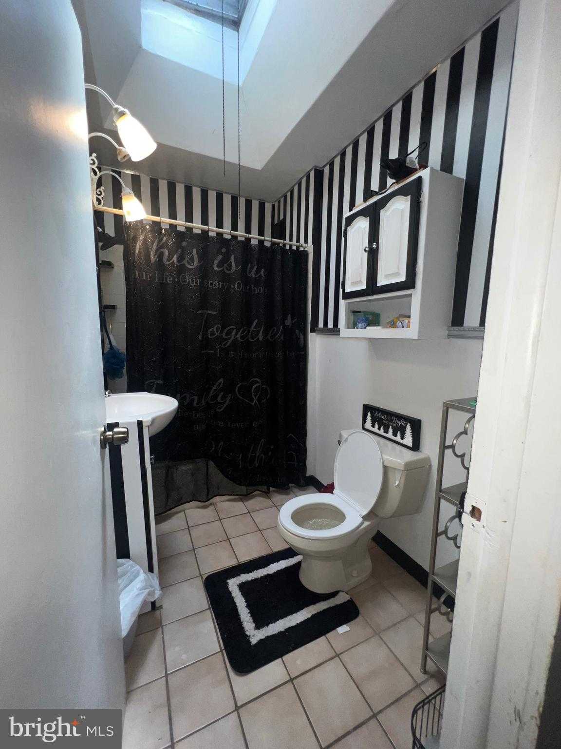 2727 S 71st St photo 4