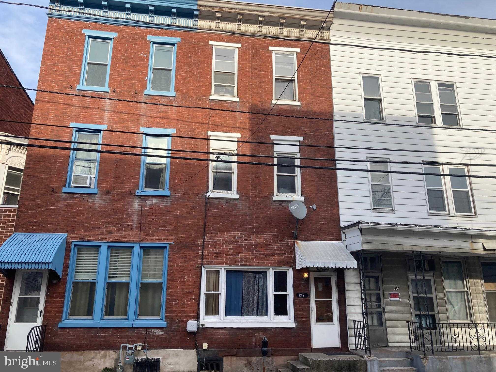 212 N 2nd St photo 2