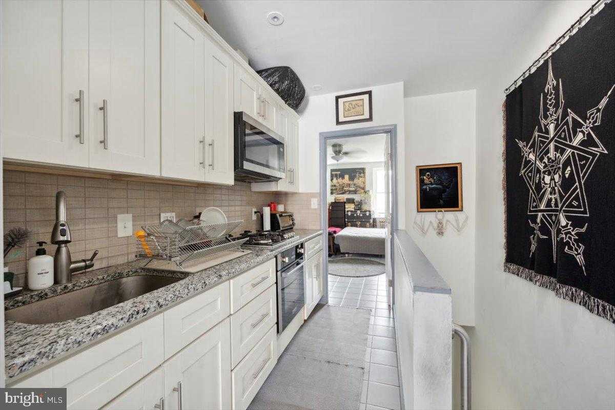 1327 Snyder Ave photo 8