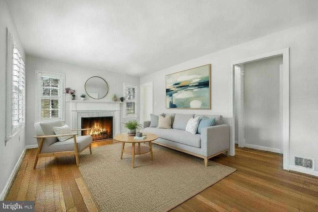 3201 Ferndale St photo 2