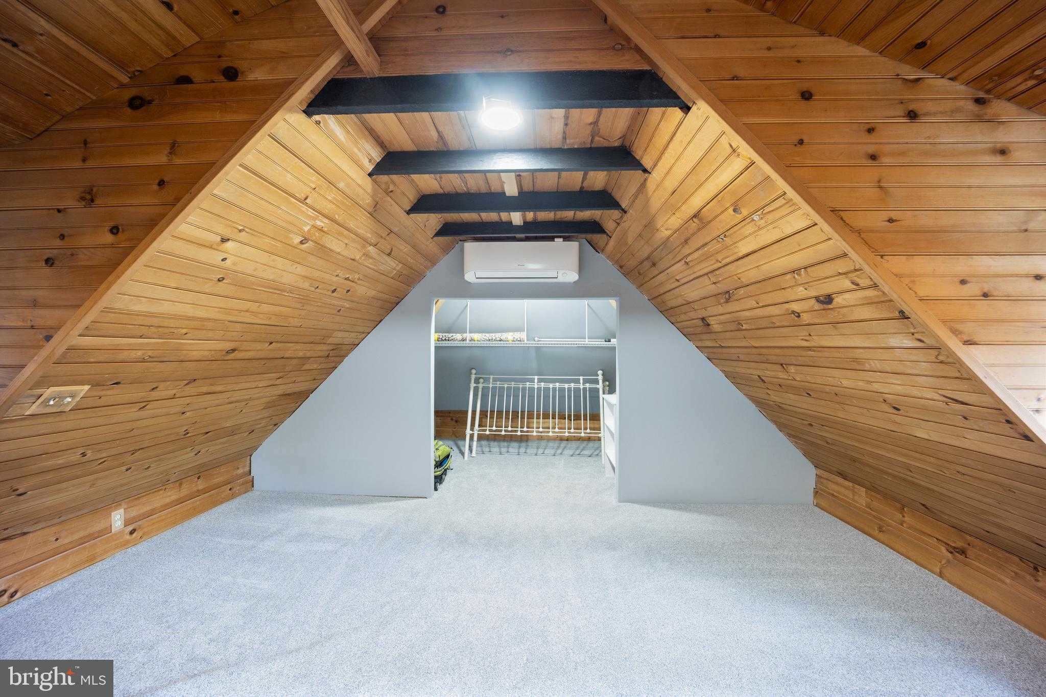 320 Crown St photo 28