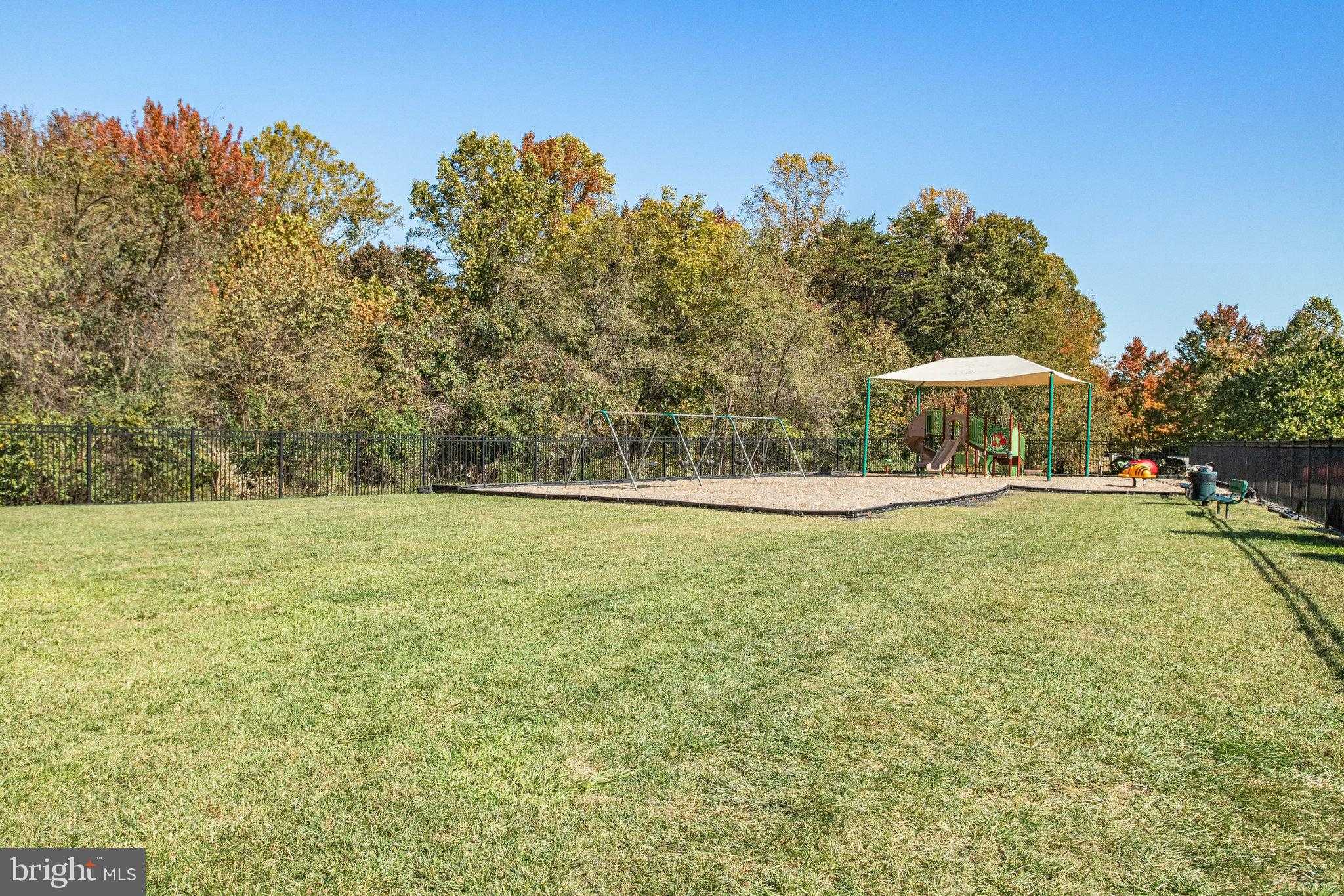 4 Broad Oak Ln photo 65