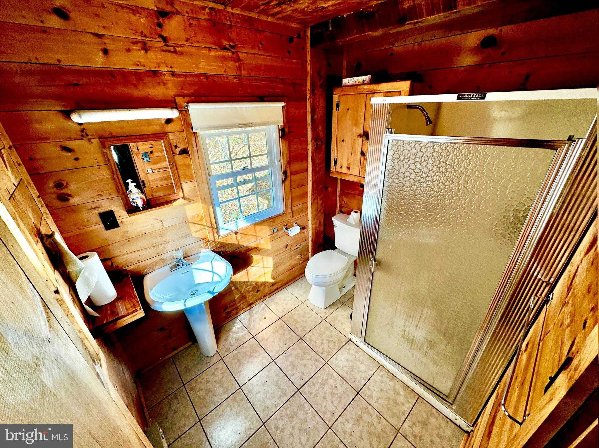 483 The High Rd photo 32