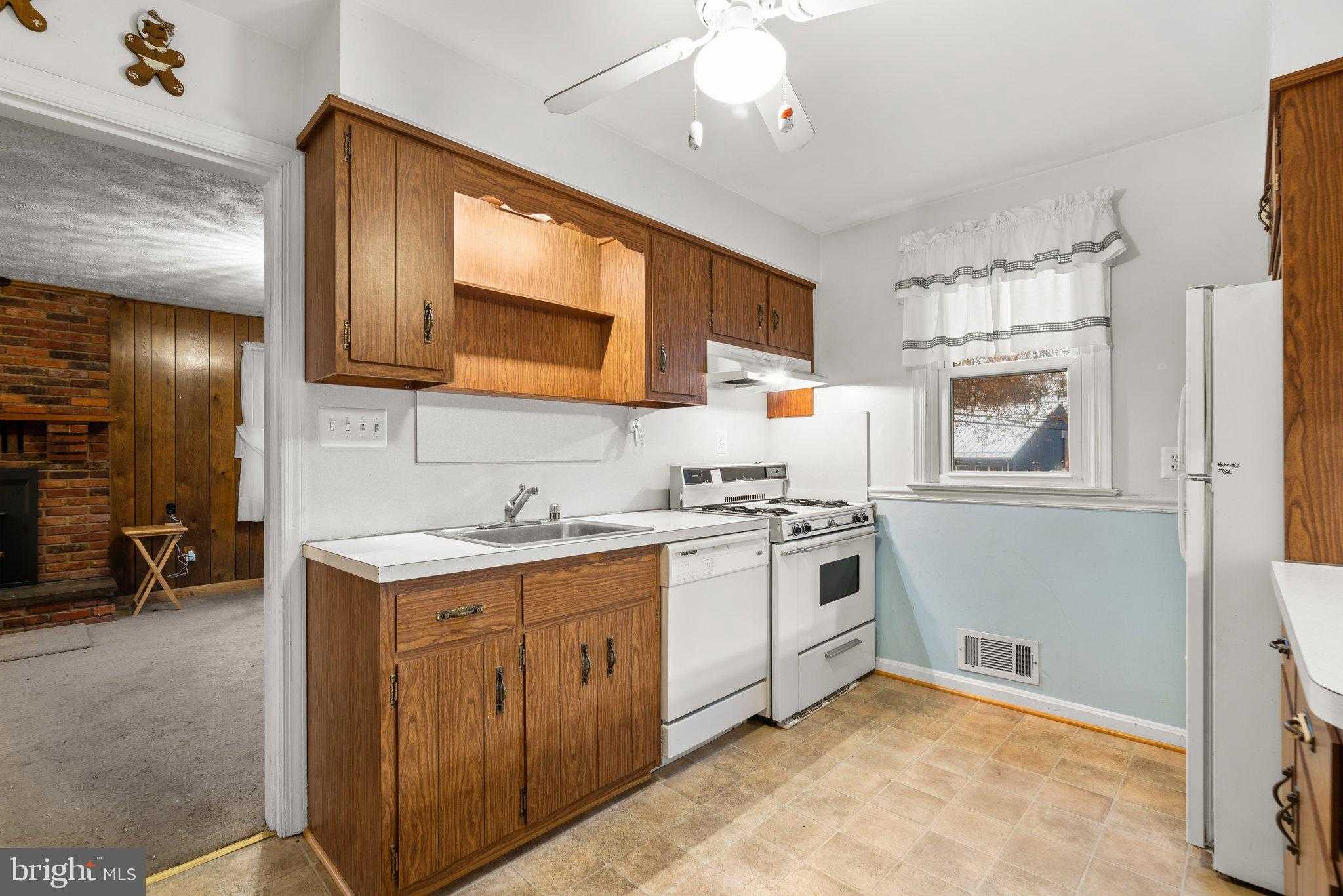 4201 Briars Rd photo 8