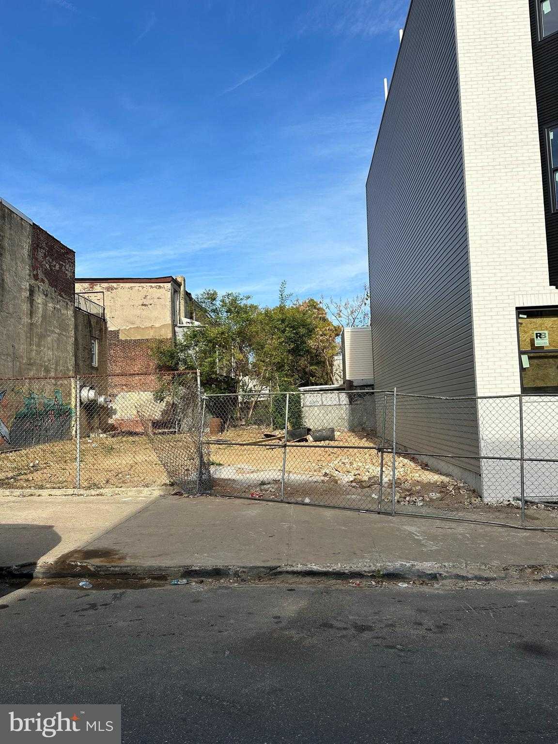 417 W York St photo 2