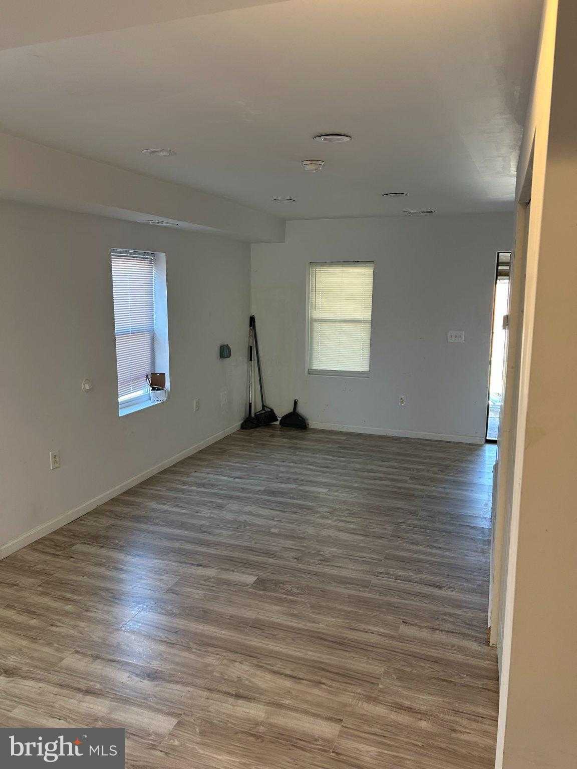 454 Roundview Rd photo 7