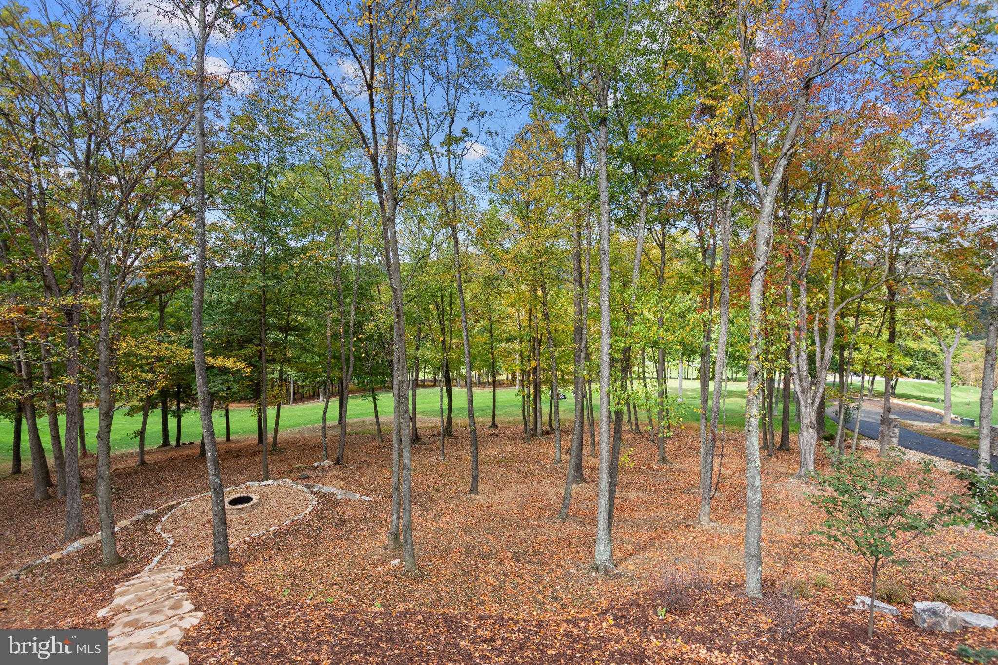 640 Golf Club Dr photo 18