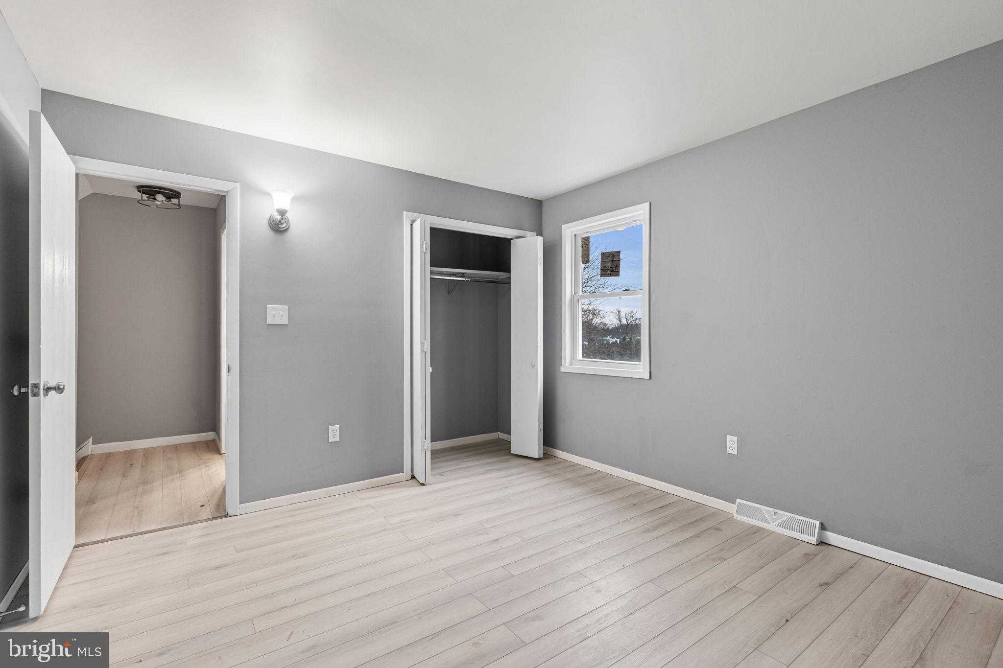 652 N Lime St photo 9