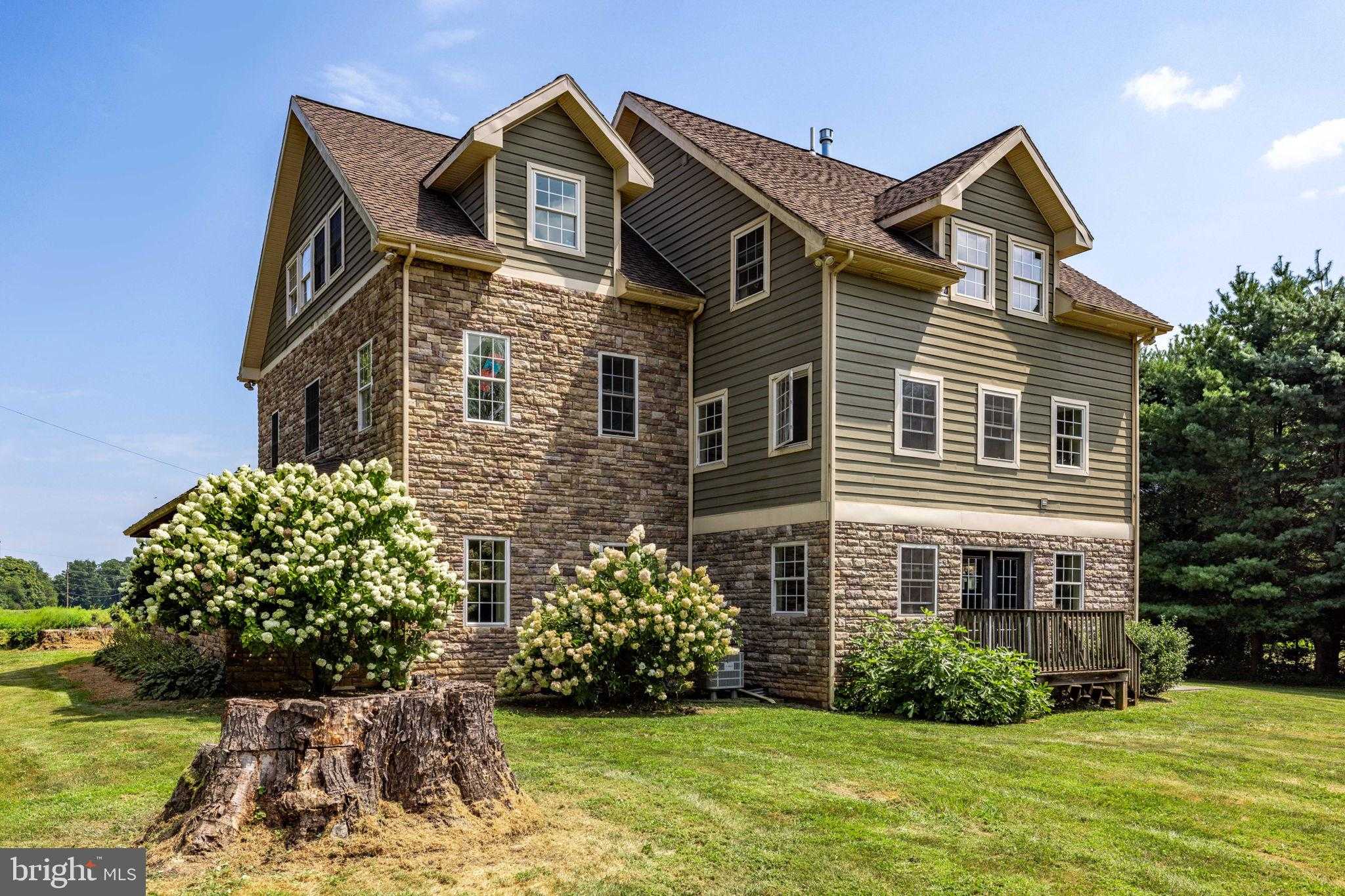 688 Sylvan Dell Rd photo 6