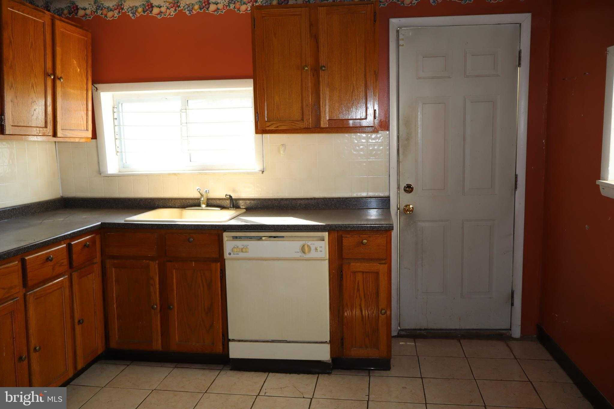 2526 W Cumberland St photo 14