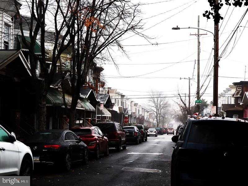 2526 W Cumberland St photo 8